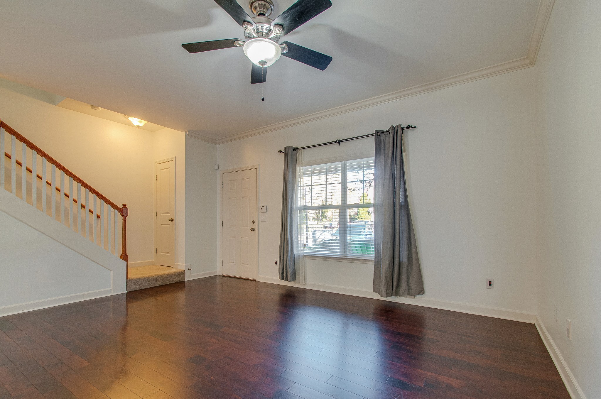 Image 7 of 24 For 5635 S Park Hill Way