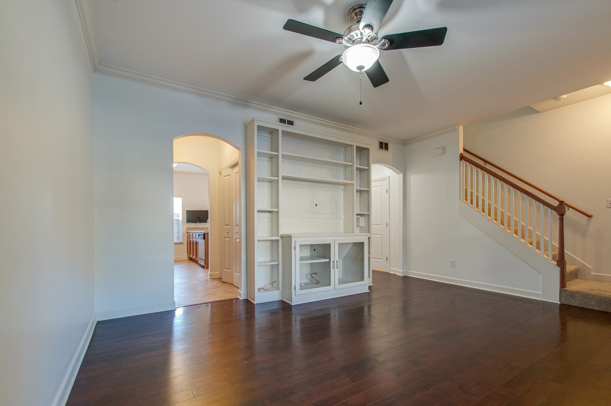 Image 9 of 24 For 5635 S Park Hill Way