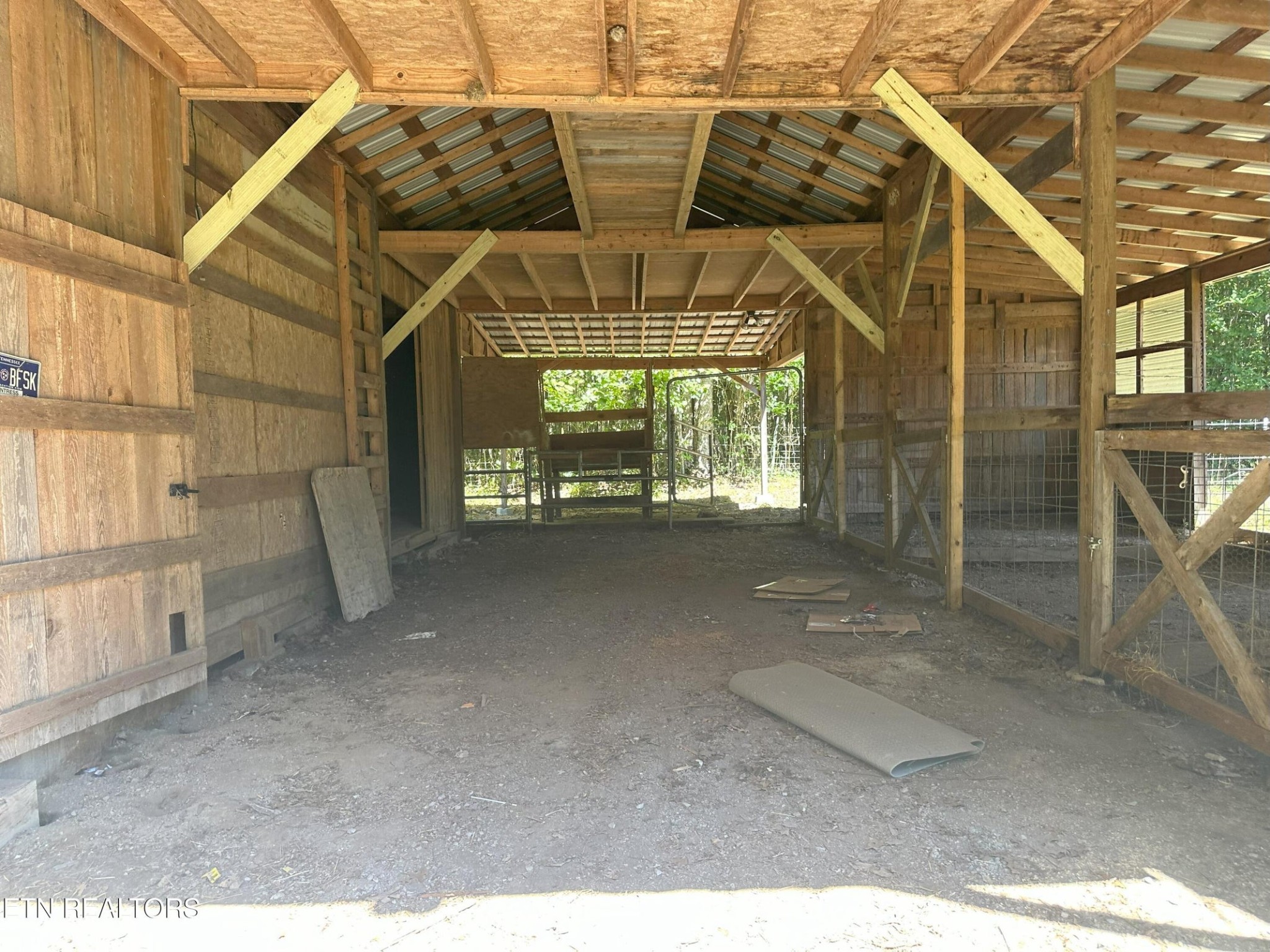 Image 14 of 46 For 5060 4th Street