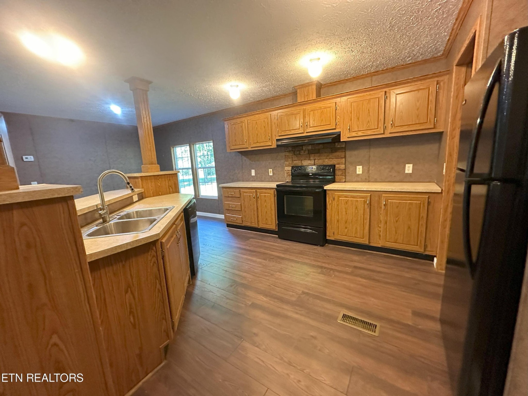 Image 30 of 46 For 5060 4th Street