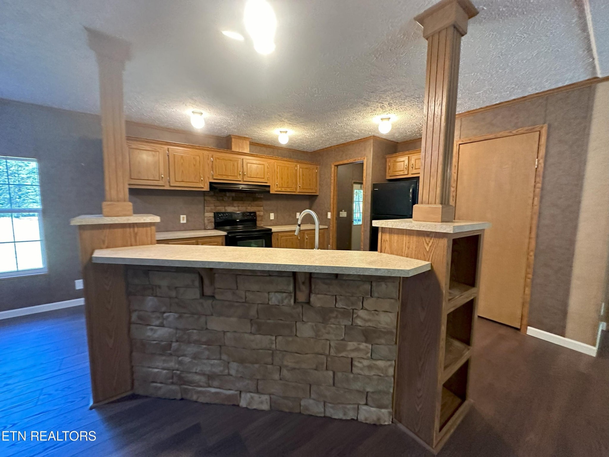 Image 32 of 46 For 5060 4th Street
