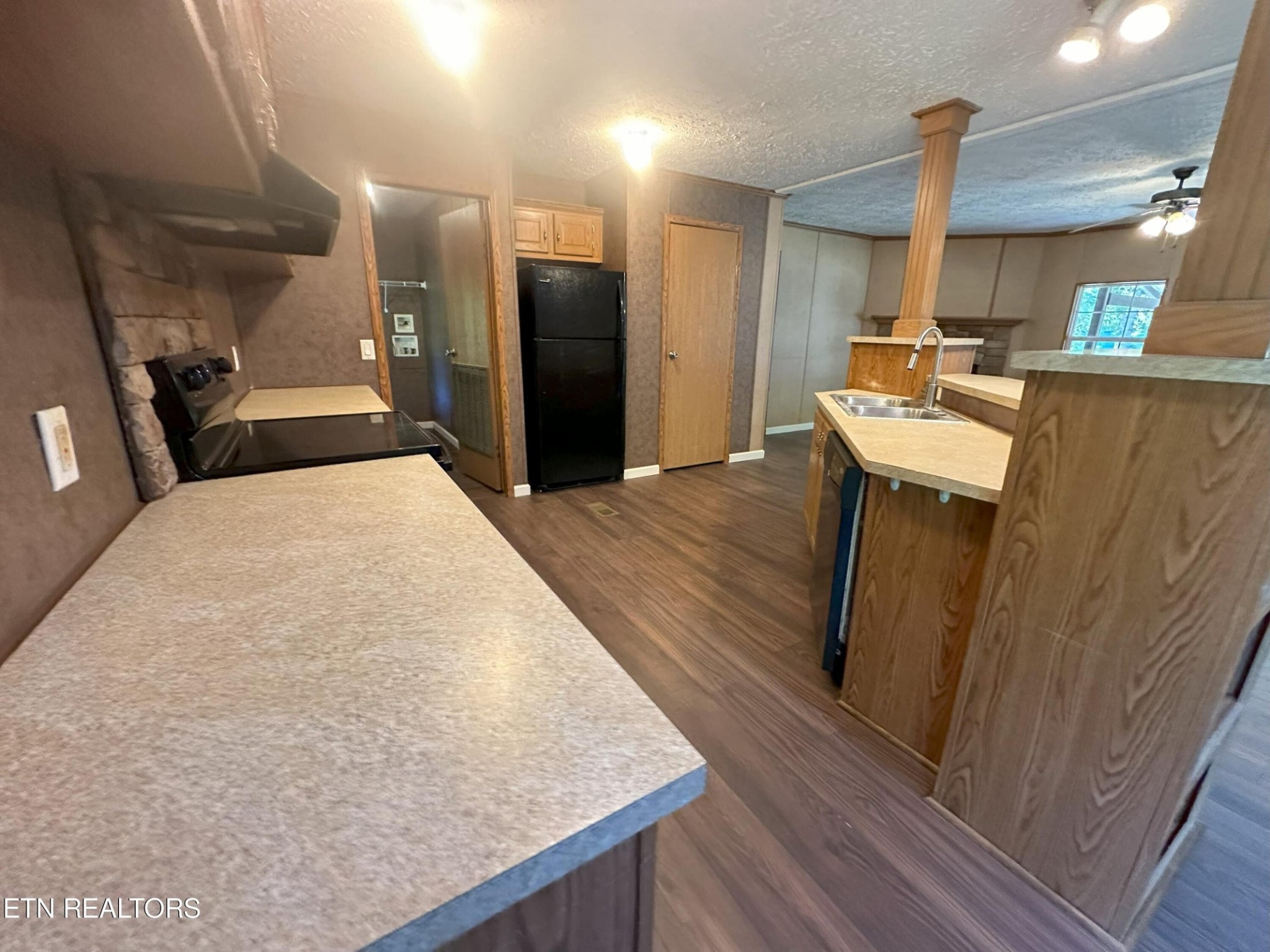 Image 33 of 46 For 5060 4th Street