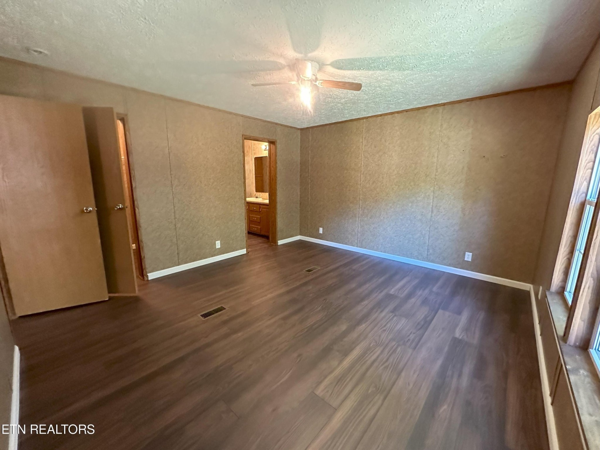 Image 39 of 46 For 5060 4th Street