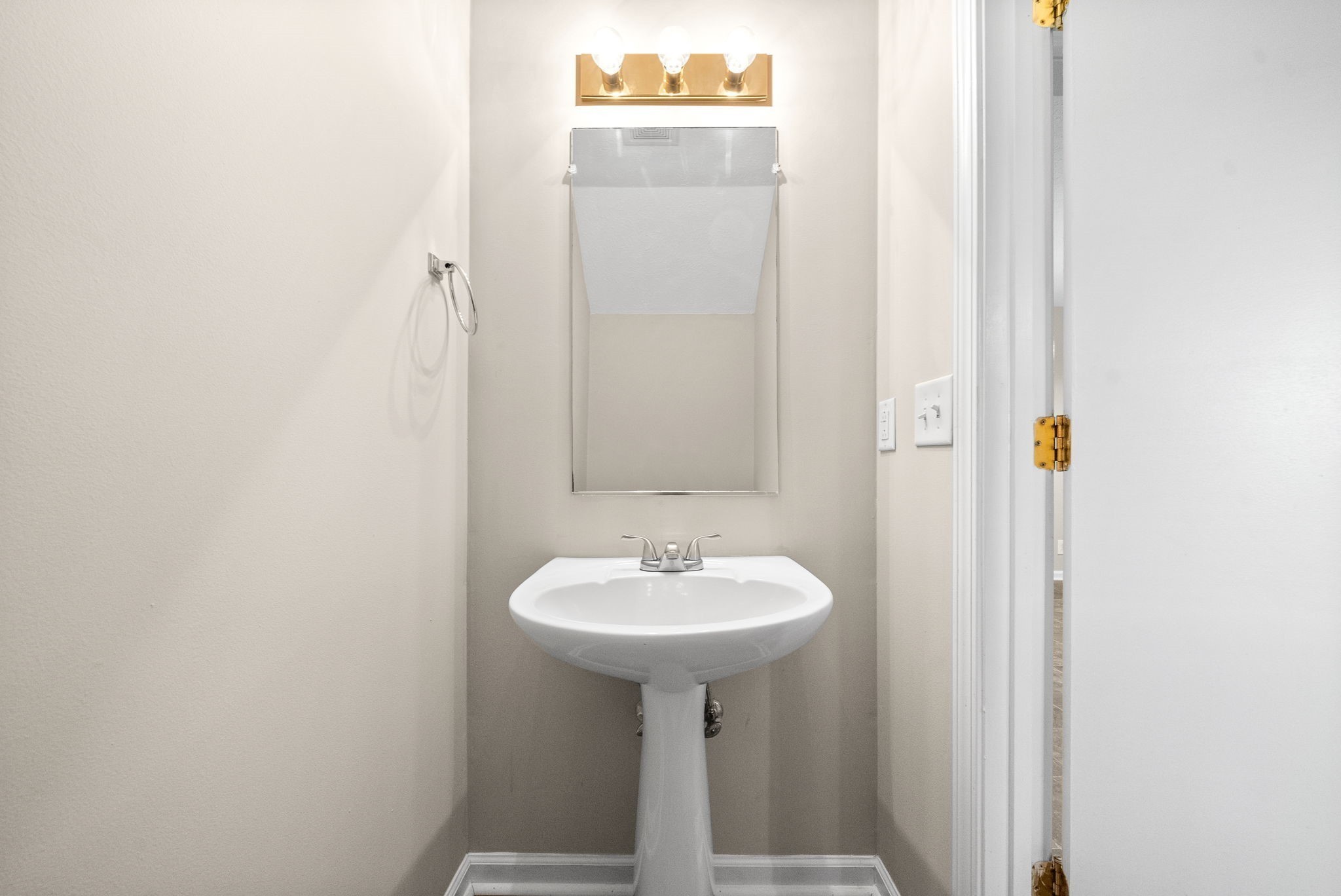 Listing photo id 16 for 5345 4th Street