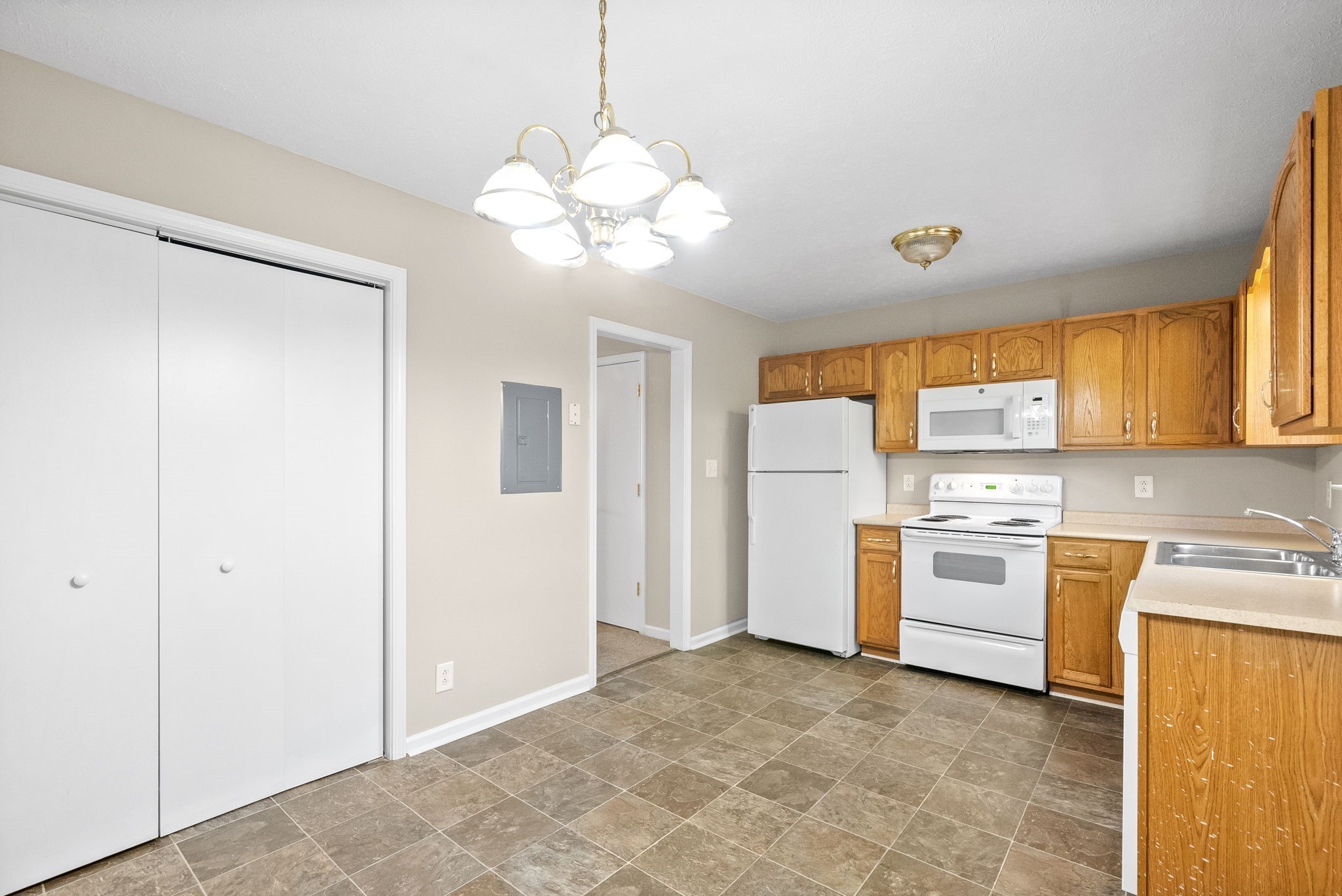 Image 11 of 44 For 3229 Juniperus Way
