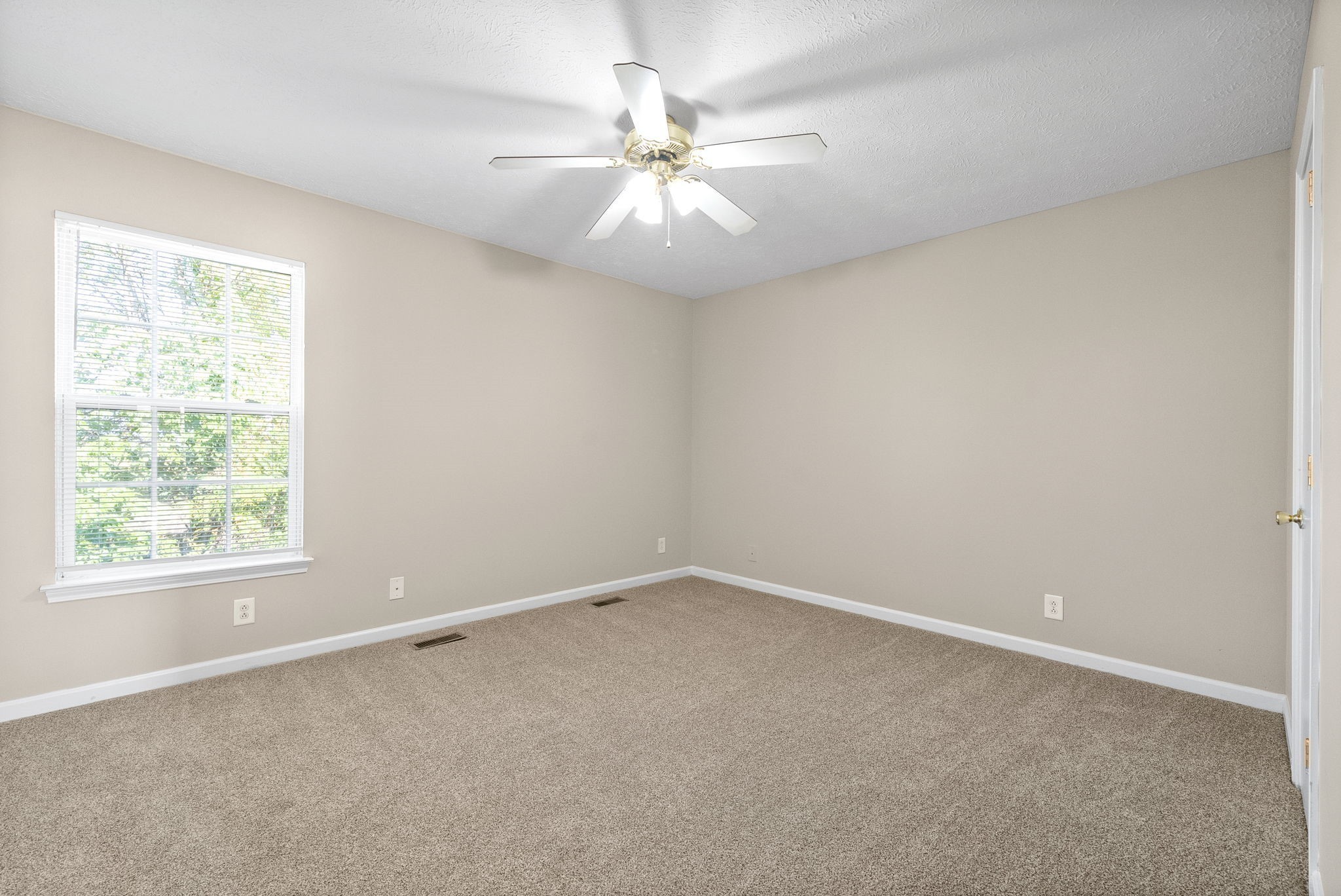 Image 13 of 44 For 3229 Juniperus Way