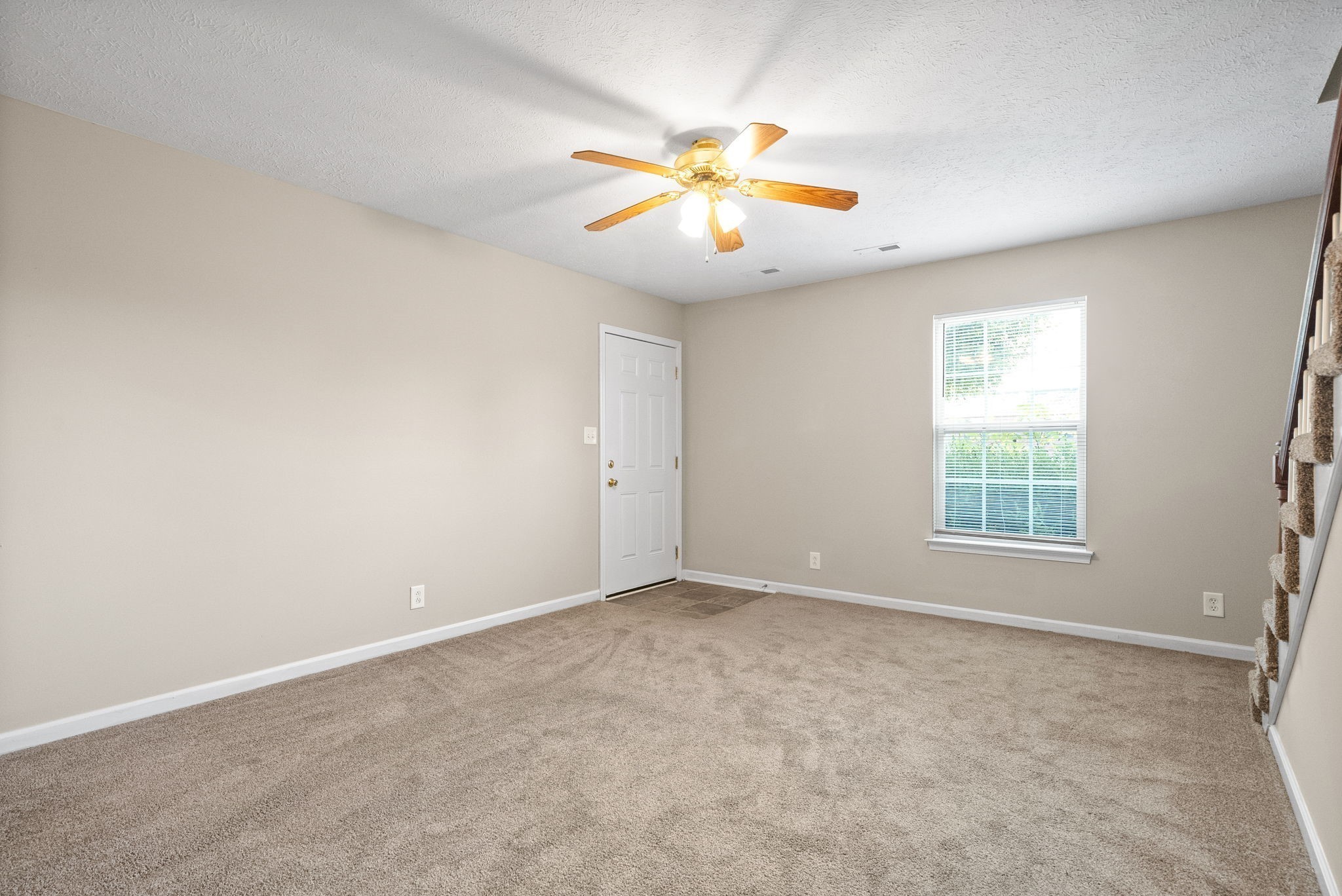 Image 5 of 44 For 3229 Juniperus Way