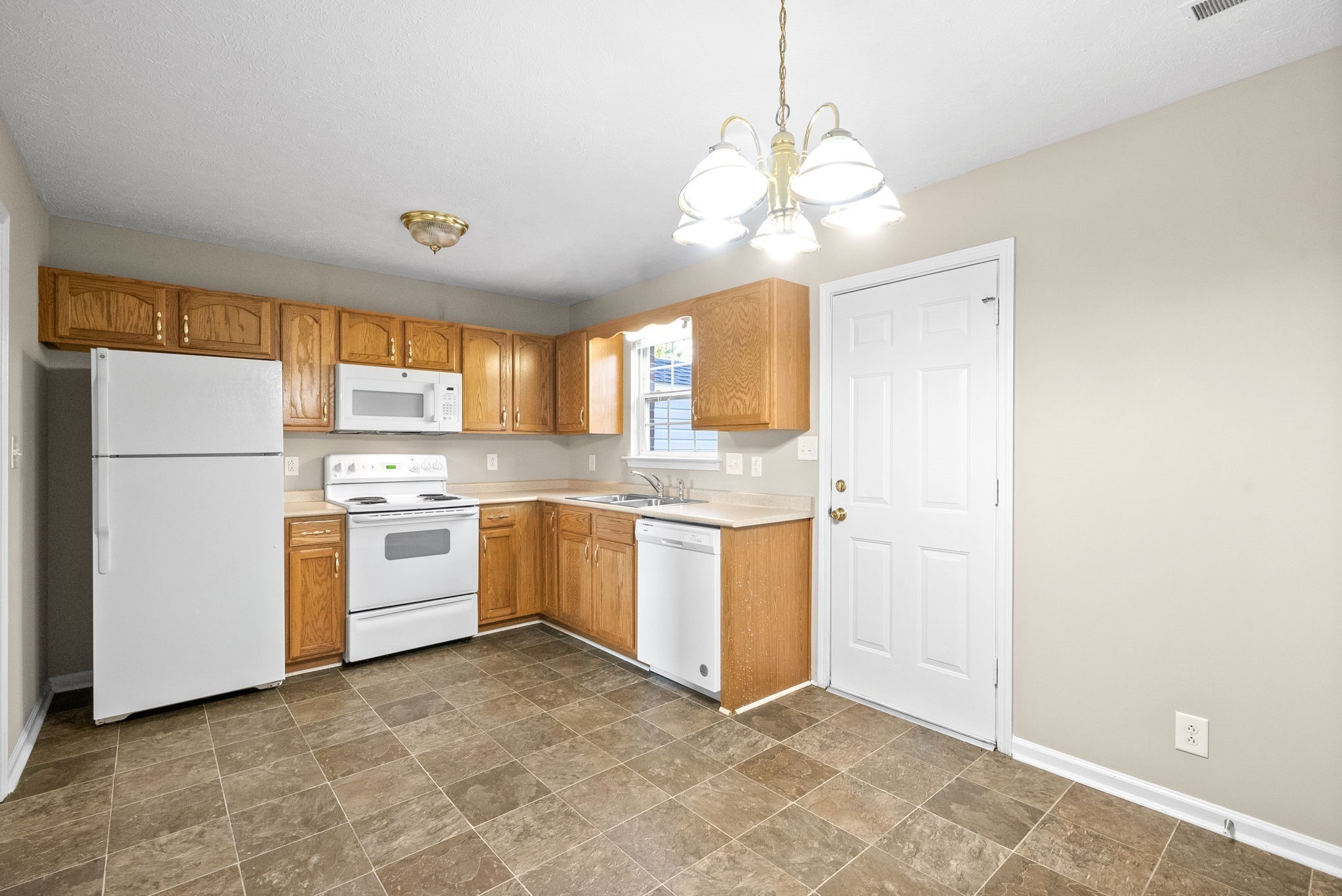 Image 7 of 44 For 3229 Juniperus Way