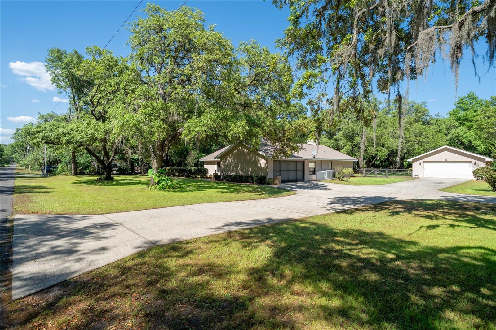 Listing photo id 21 for 307 Kinglet Avenue