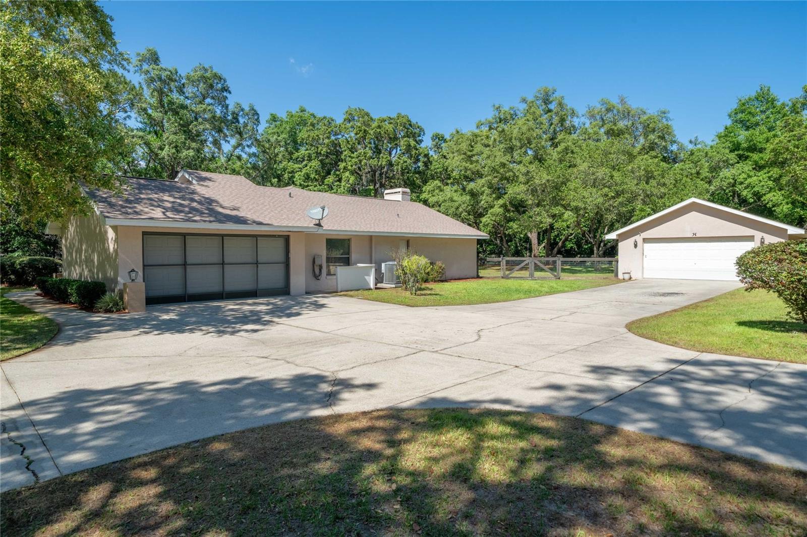 Listing photo id 27 for 307 Kinglet Avenue