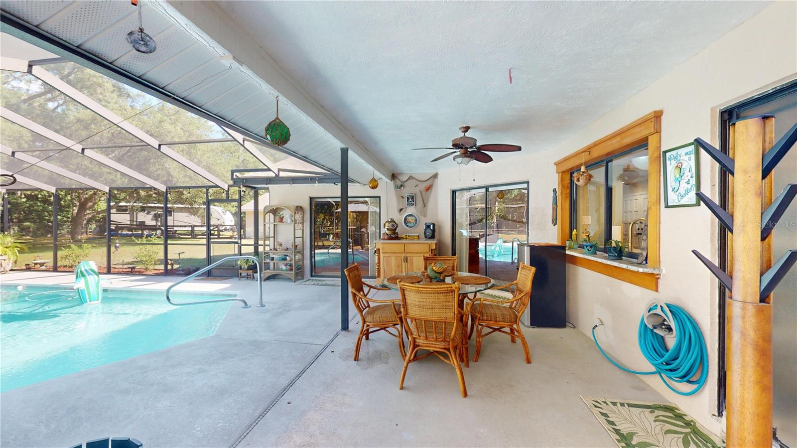 Listing photo id 48 for 307 Kinglet Avenue