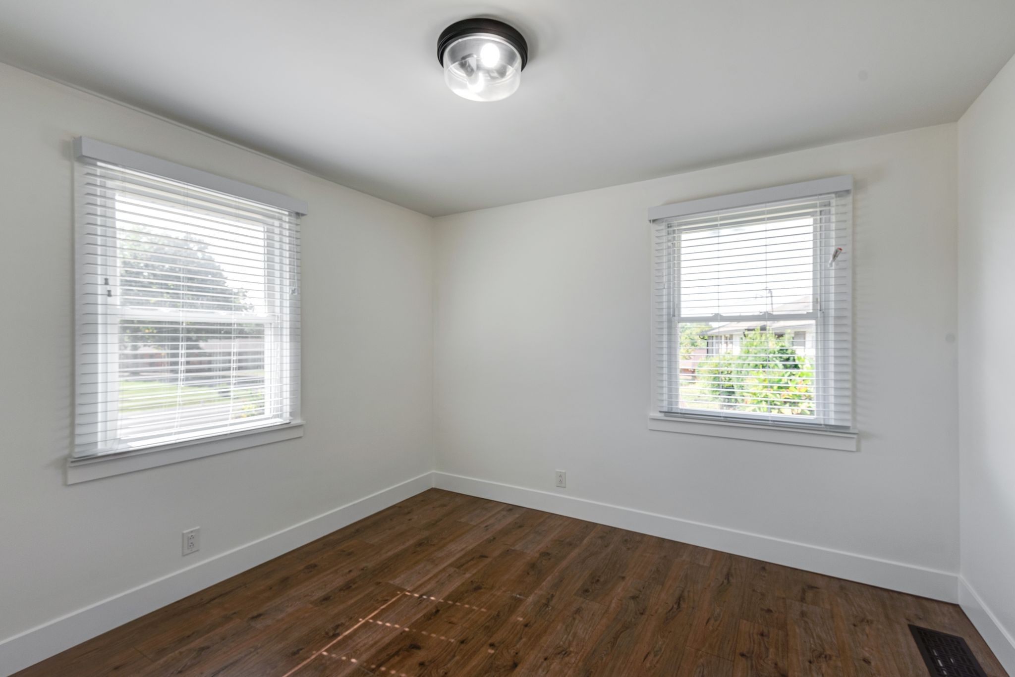 Image 16 of 98 For 3612 47th Terrace