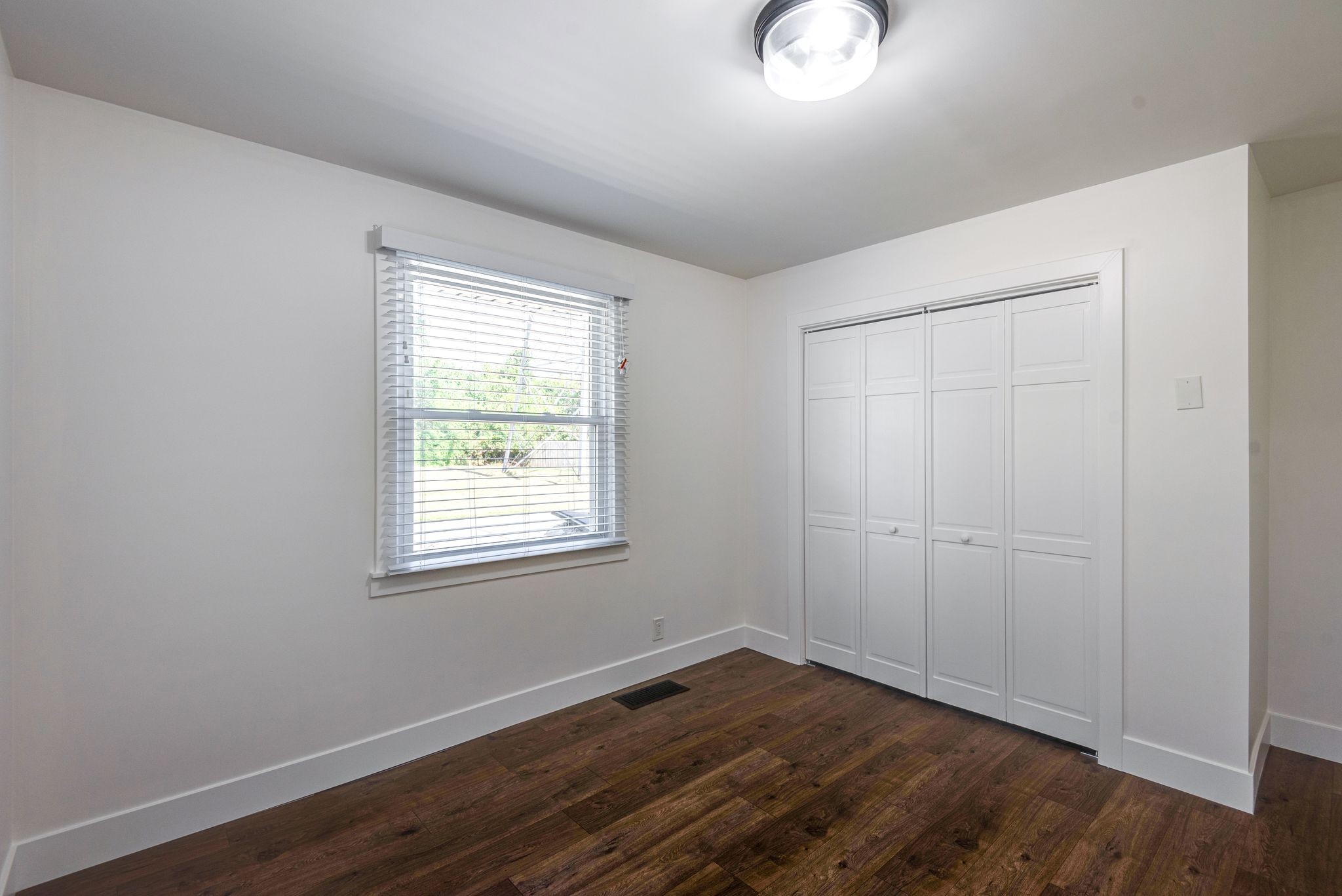 Image 23 of 98 For 3612 47th Terrace