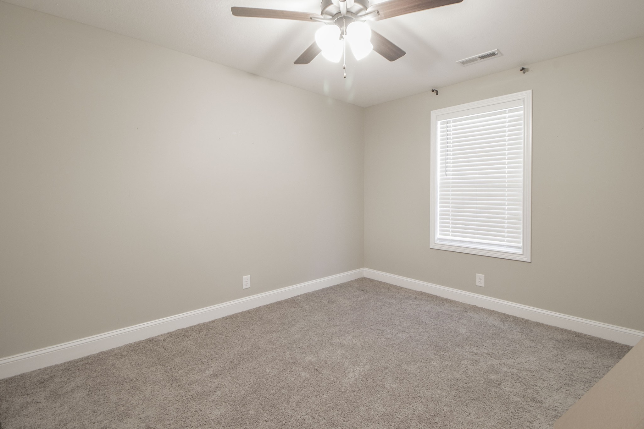 Image 14 of 27 For 312 28th Street