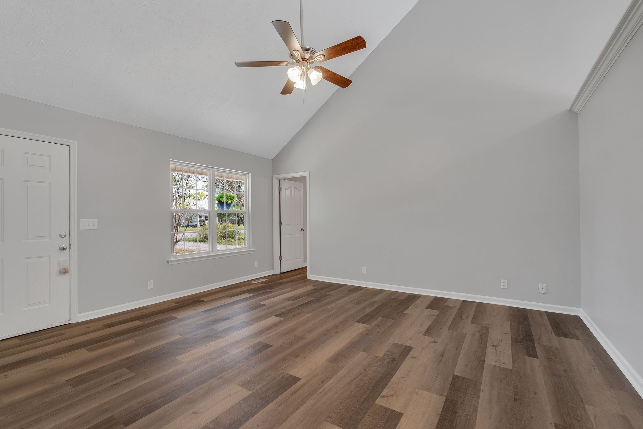 Image 3 of 6 For South Pine Ave