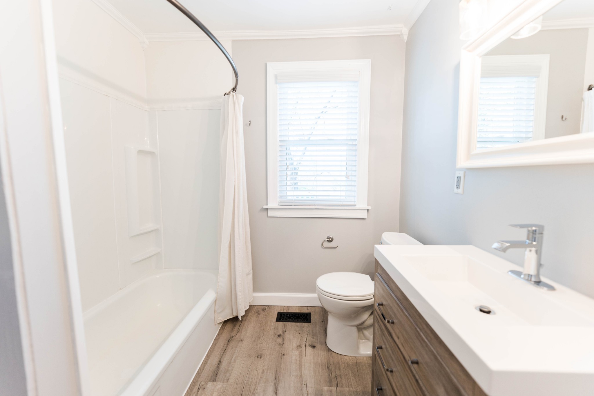 Image 11 of 82 For 9511 71st Loop