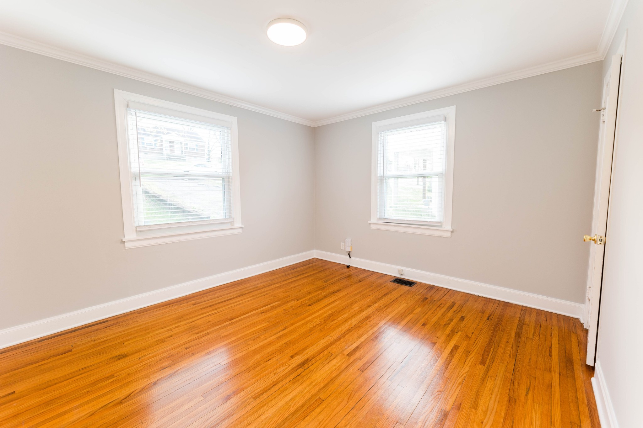 Image 12 of 82 For 9511 71st Loop