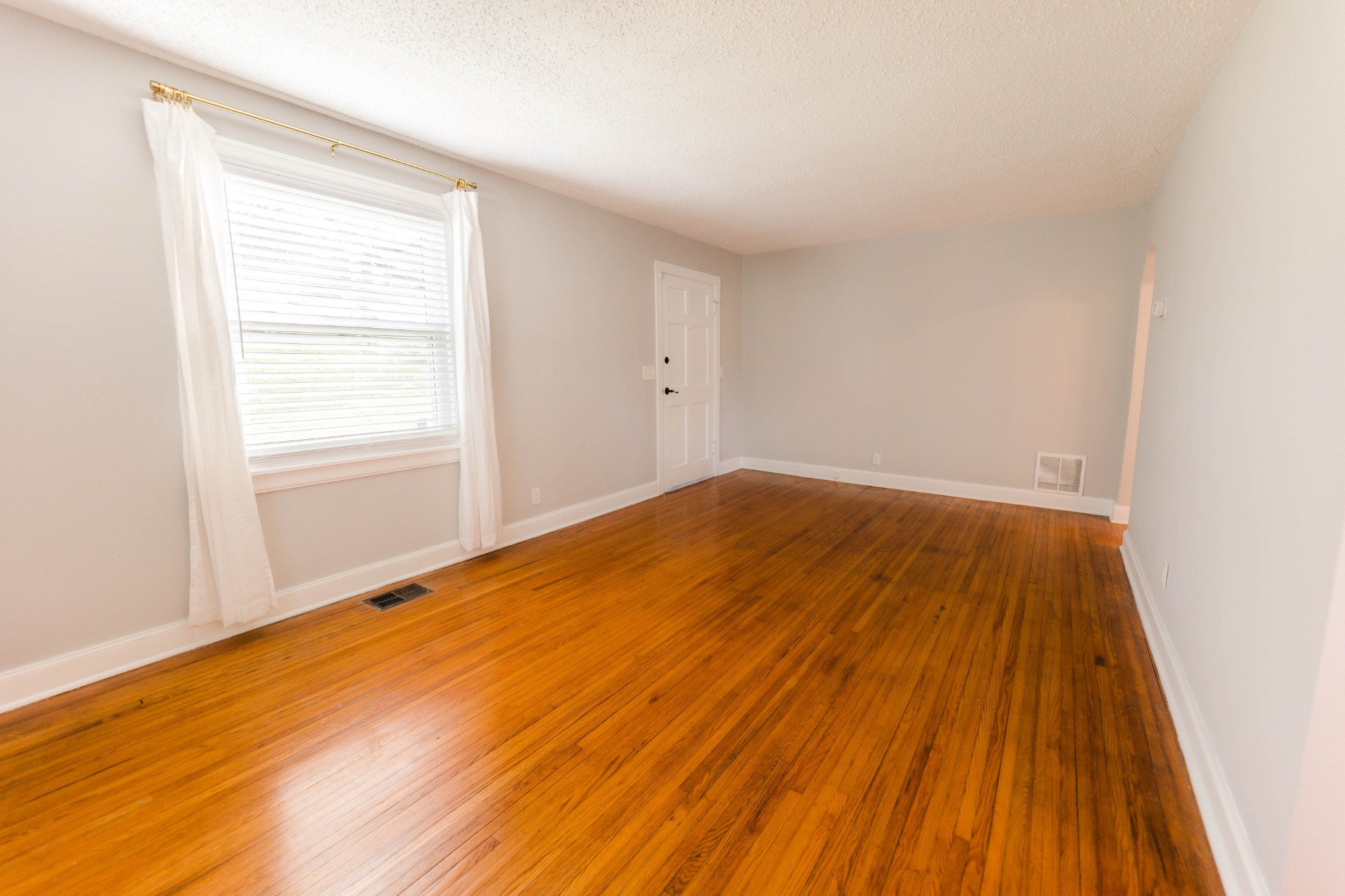 Image 5 of 82 For 9511 71st Loop