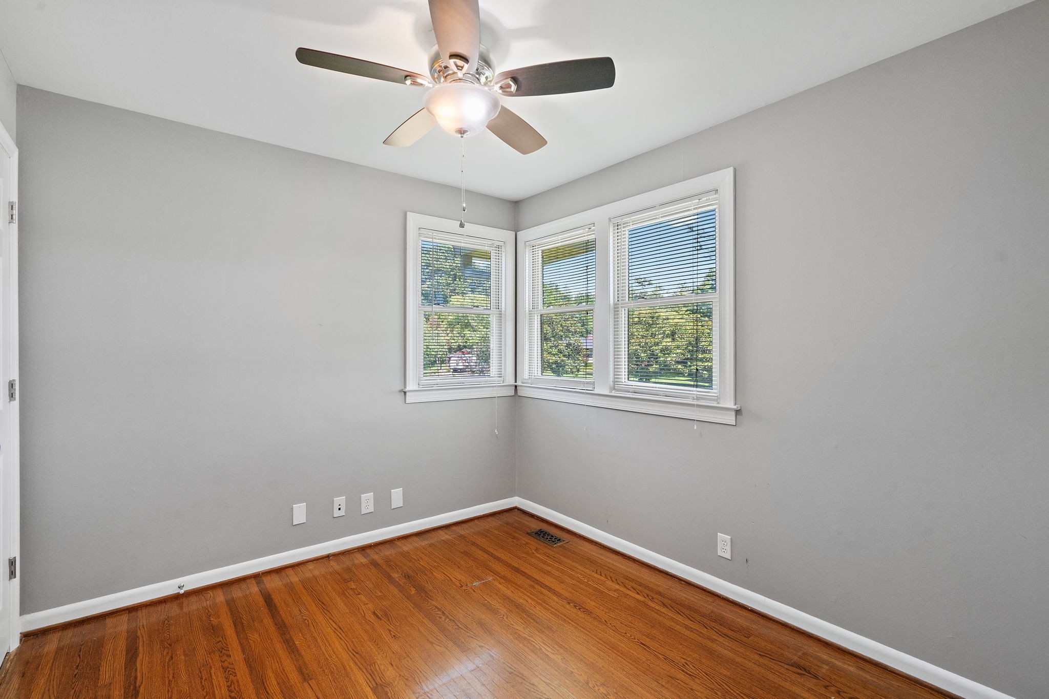 Image 21 of 36 For 10451 98th Place Road