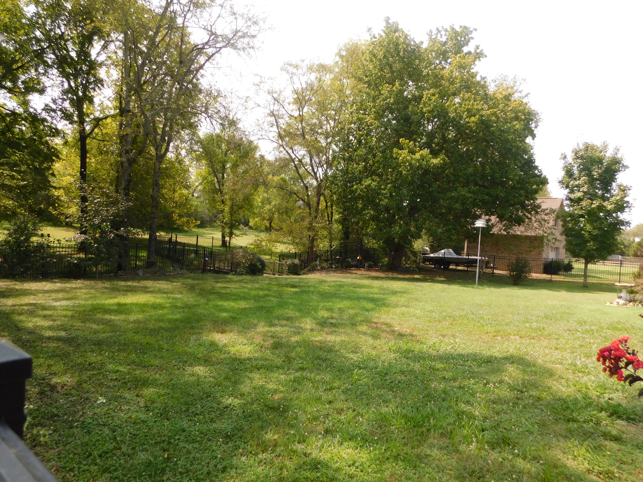 Listing photo id 2 for 4850 Pine Avenue