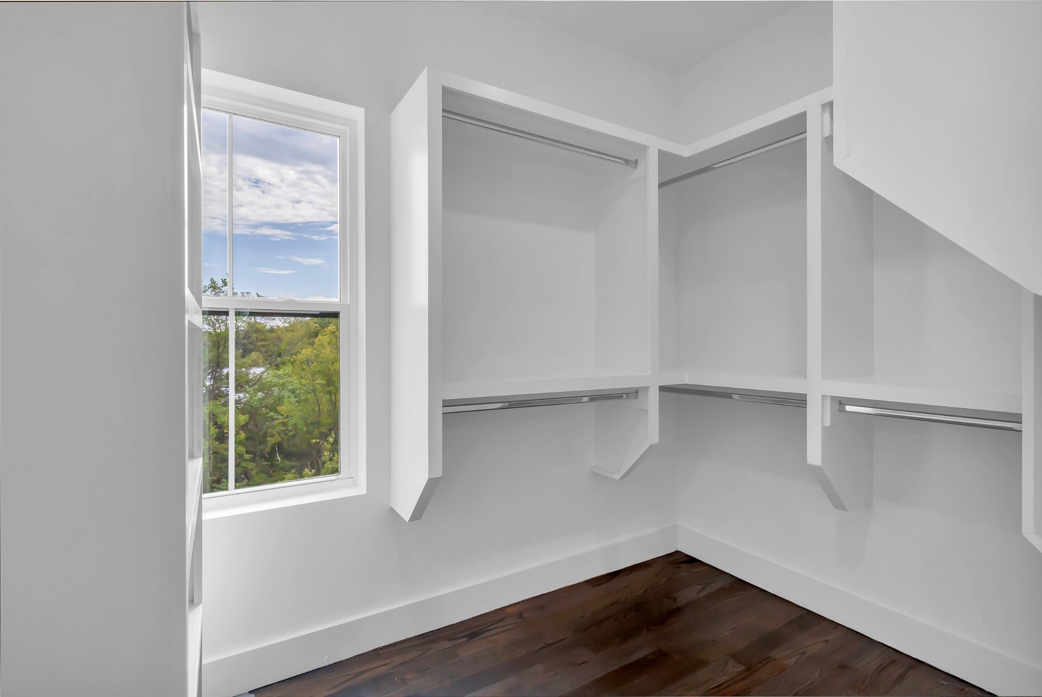 Image 11 of 32 For 922 13th Street