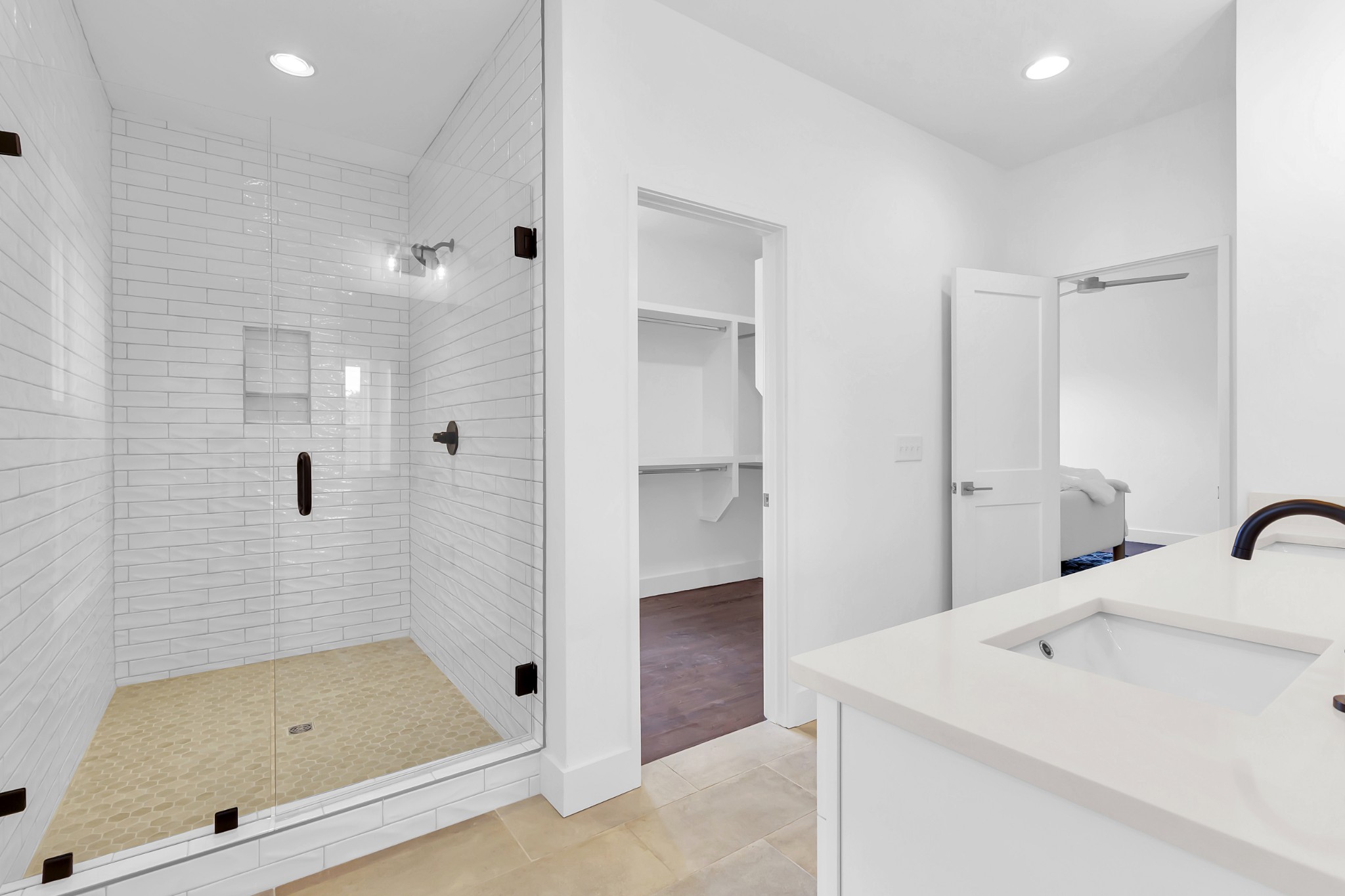 Image 13 of 32 For 922 13th Street