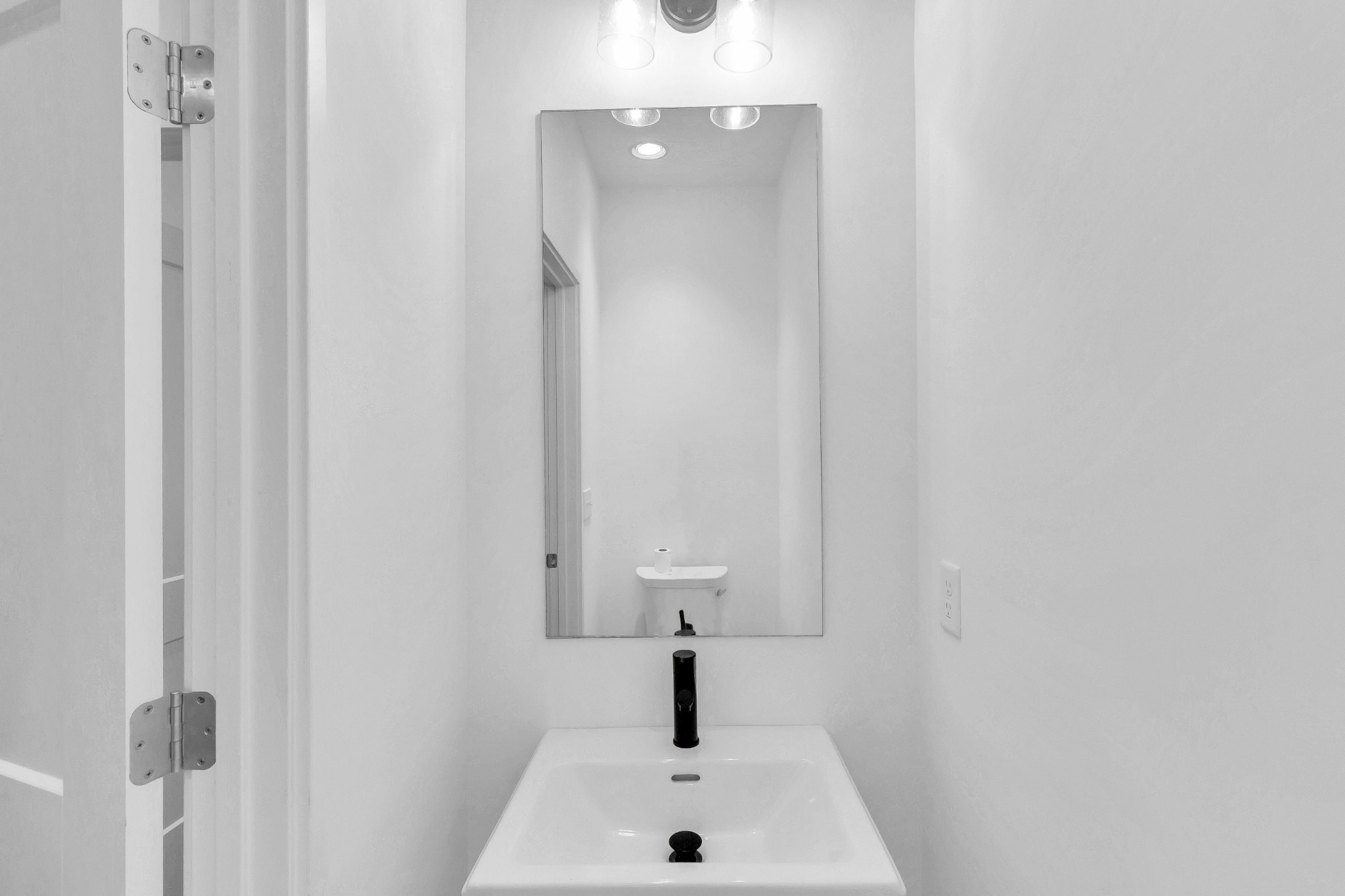 Image 8 of 32 For 922 13th Street