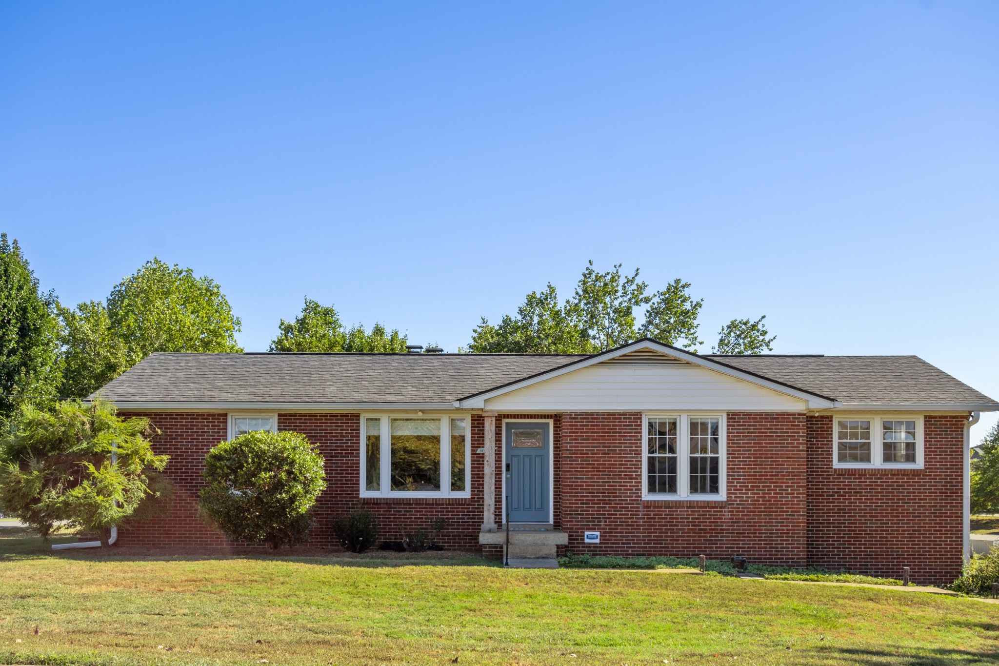 Image 2 of 9 For 5590 Avenue G