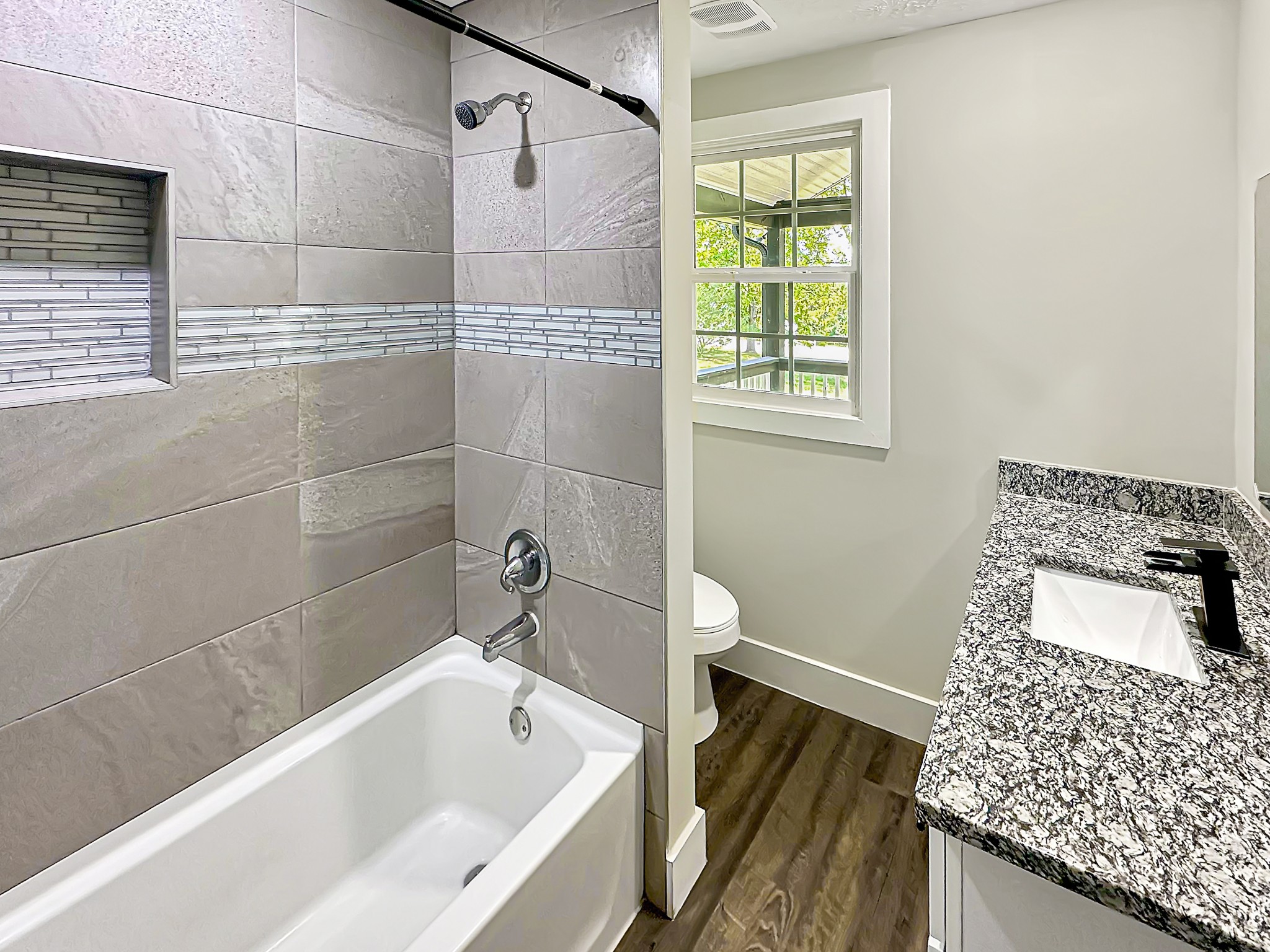 Image 24 of 30 For 4450 Windmill Drive 101