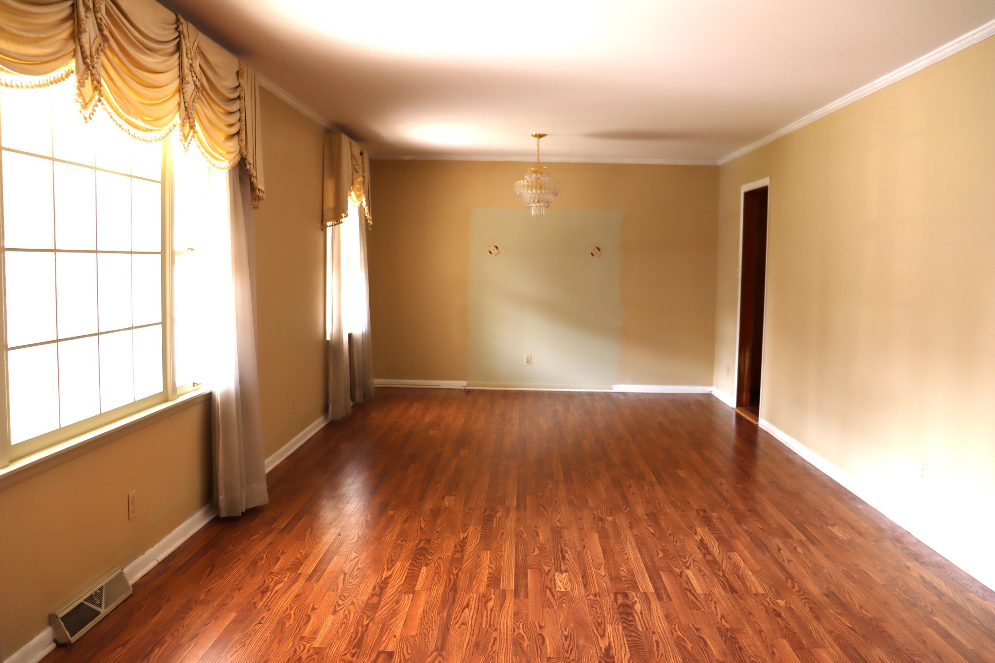 Image 9 of 10 For 63 Douglas Street 11