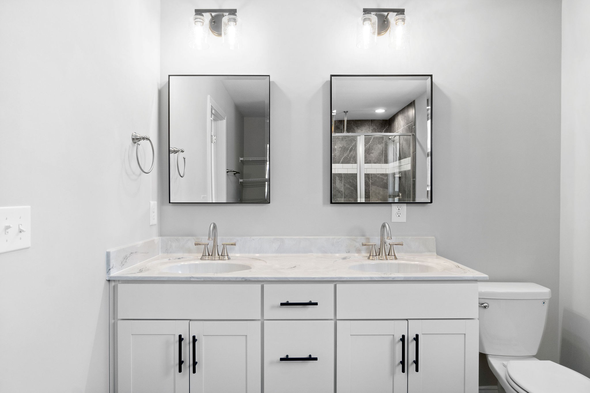 Listing photo id 9 for 9740 Cranberry Street