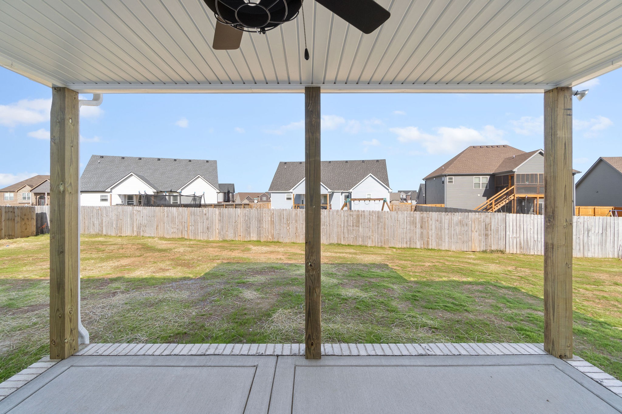 Listing photo id 1 for 9740 Cranberry Street