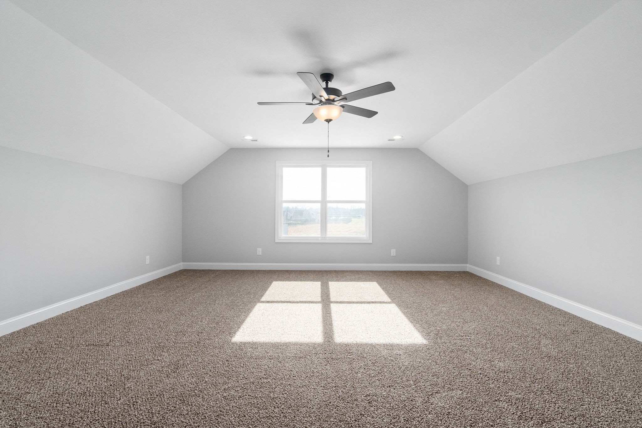 Listing photo id 6 for 9740 Cranberry Street