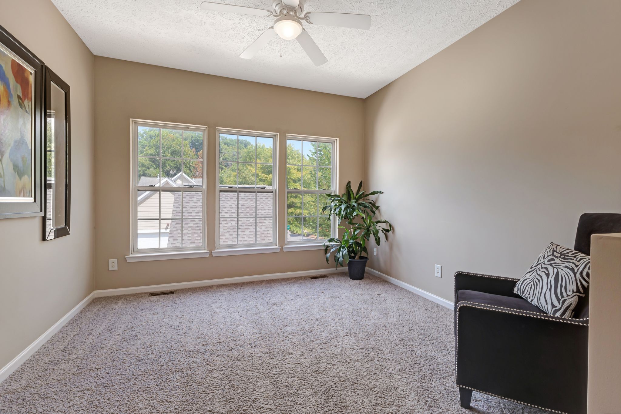 Image 9 of 56 For 451 Ireland Court