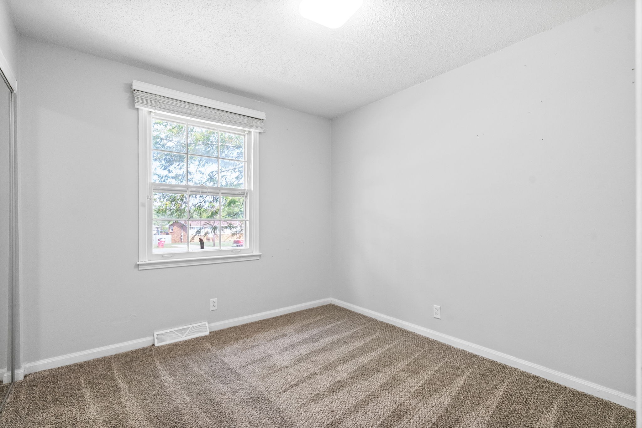 Image 21 of 46 For 9266 91st Circle