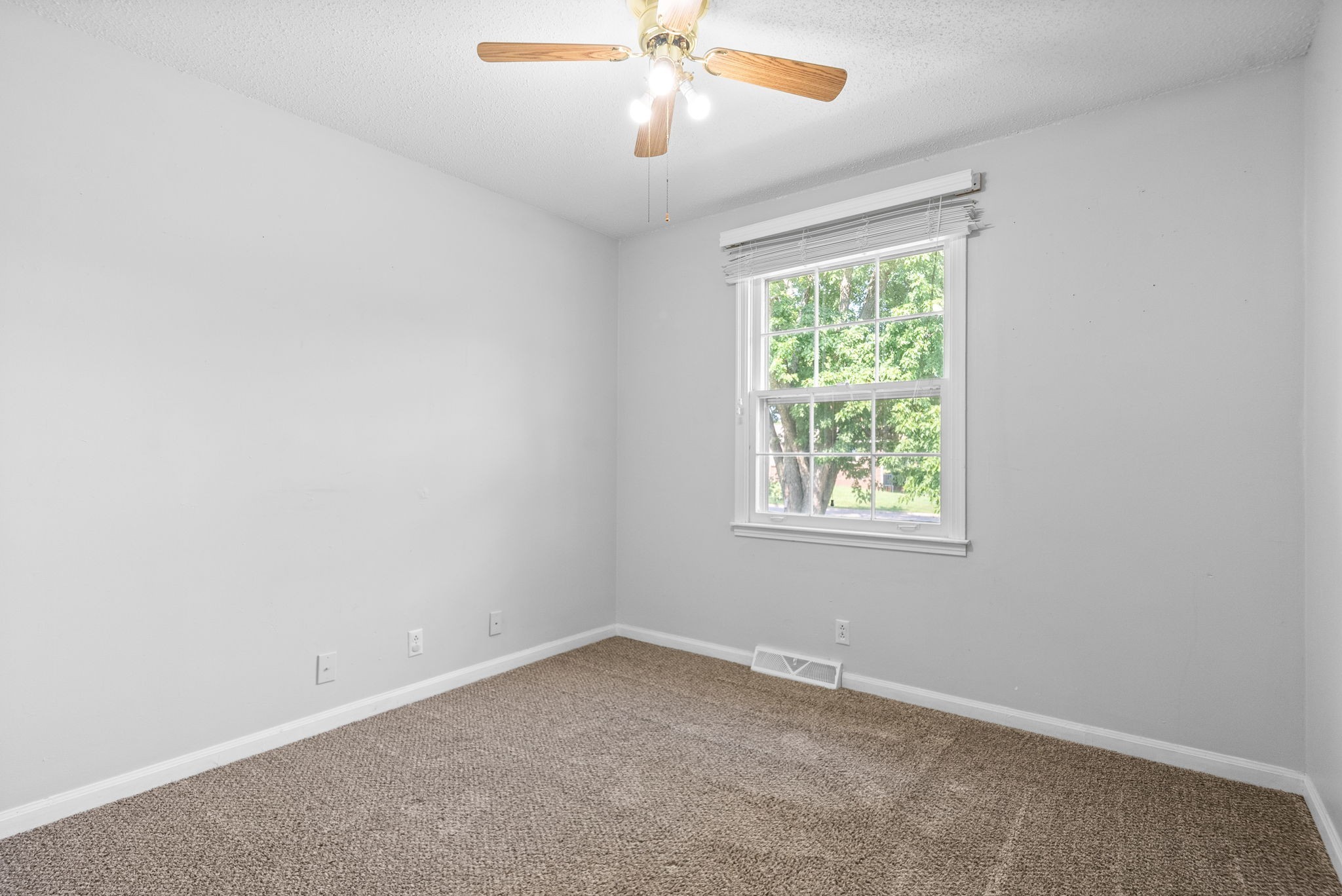 Image 25 of 46 For 9266 91st Circle