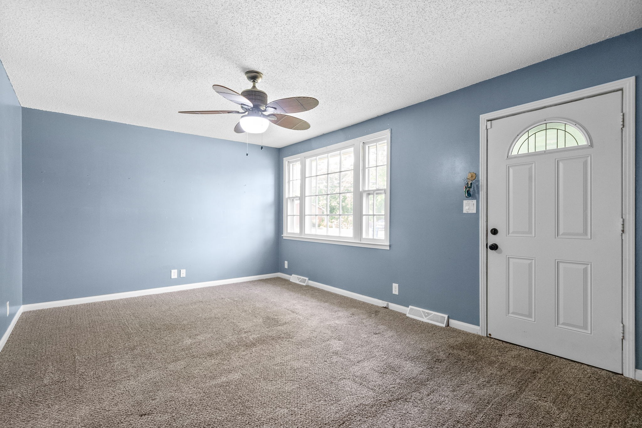Image 7 of 46 For 9266 91st Circle