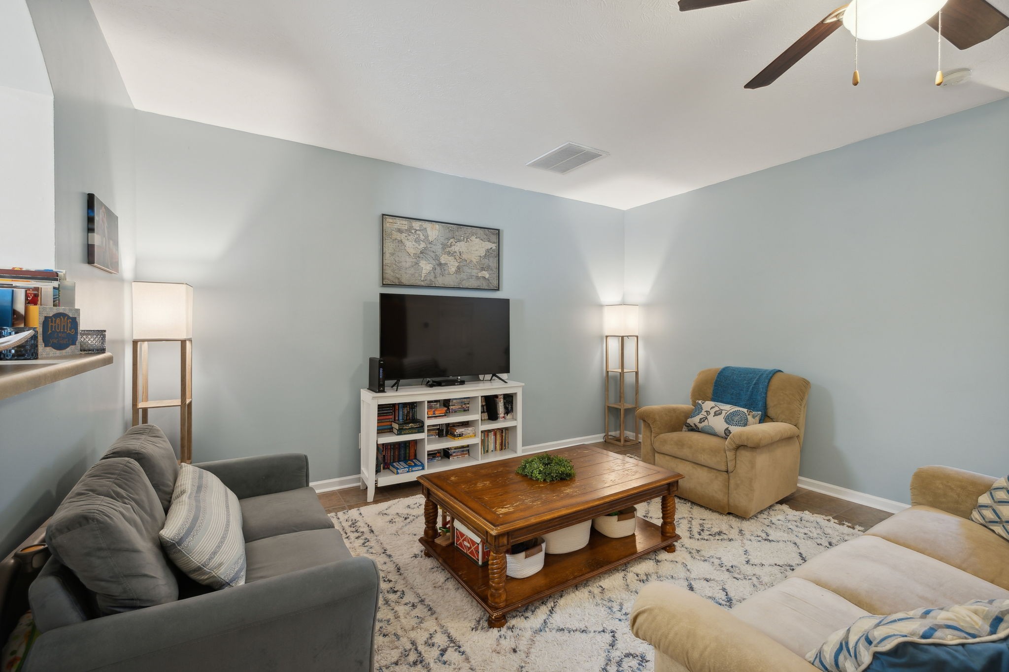 Image 8 of 15 For 8522 Las Palmas Way