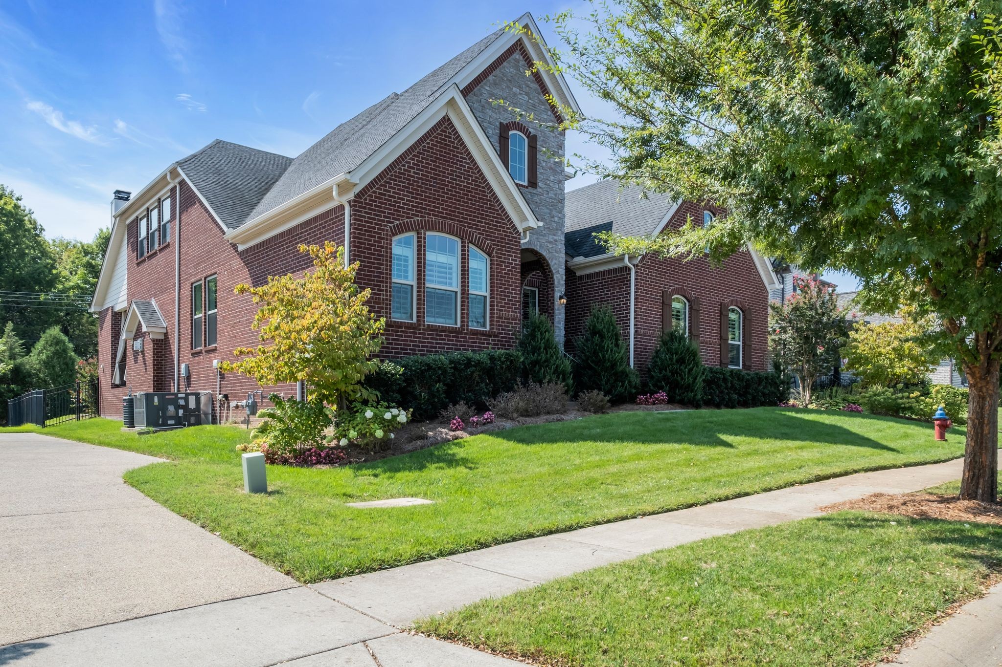 Image 4 of 26 For 8490 Las Palmas Way
