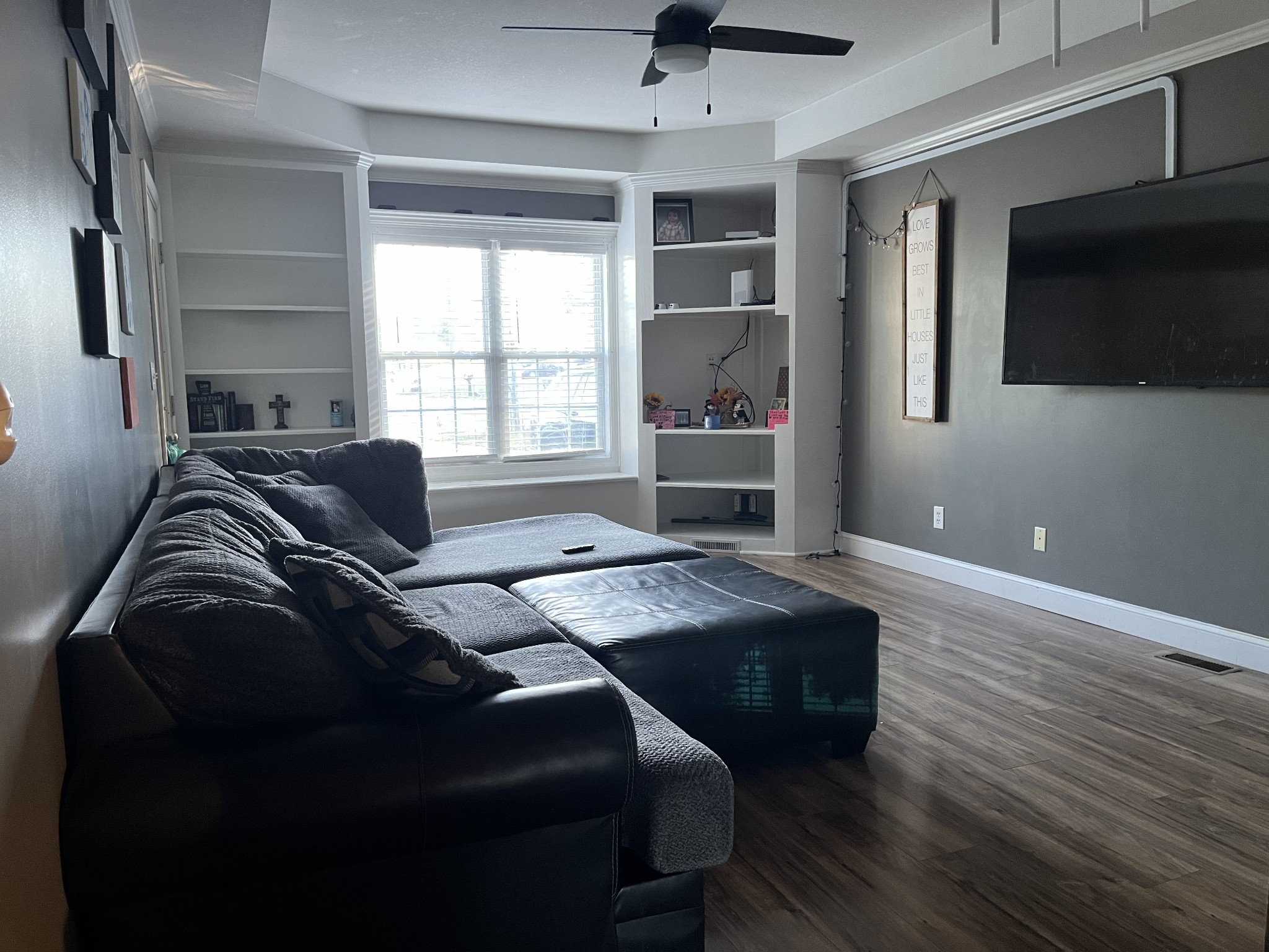Image 7 of 22 For 8526 Las Palmas Way