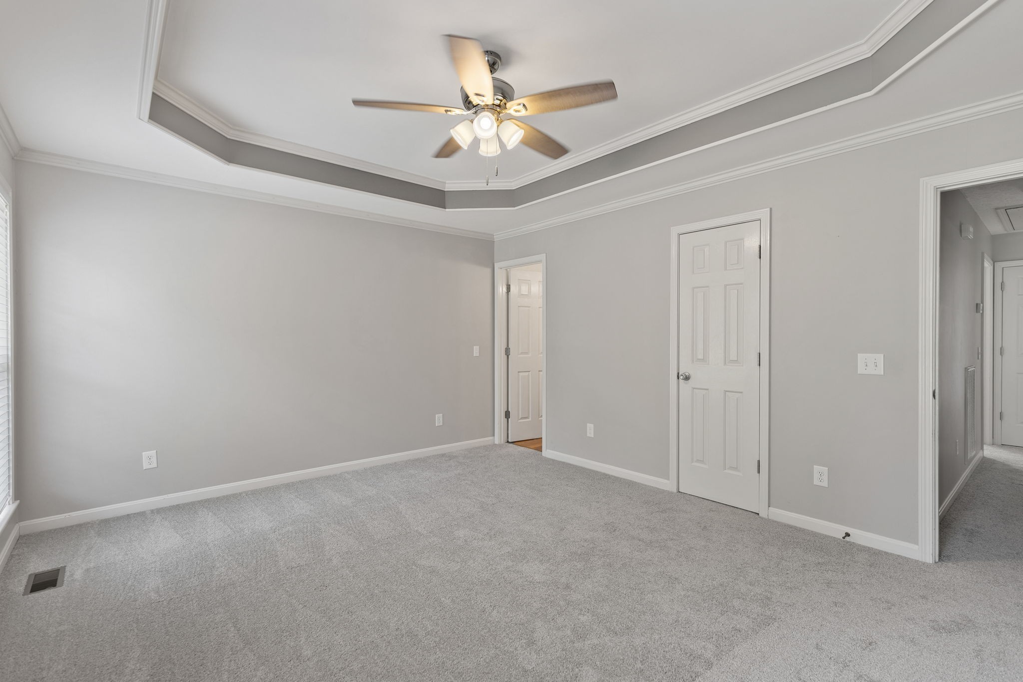 Listing photo id 11 for 8518 Las Palmas Way