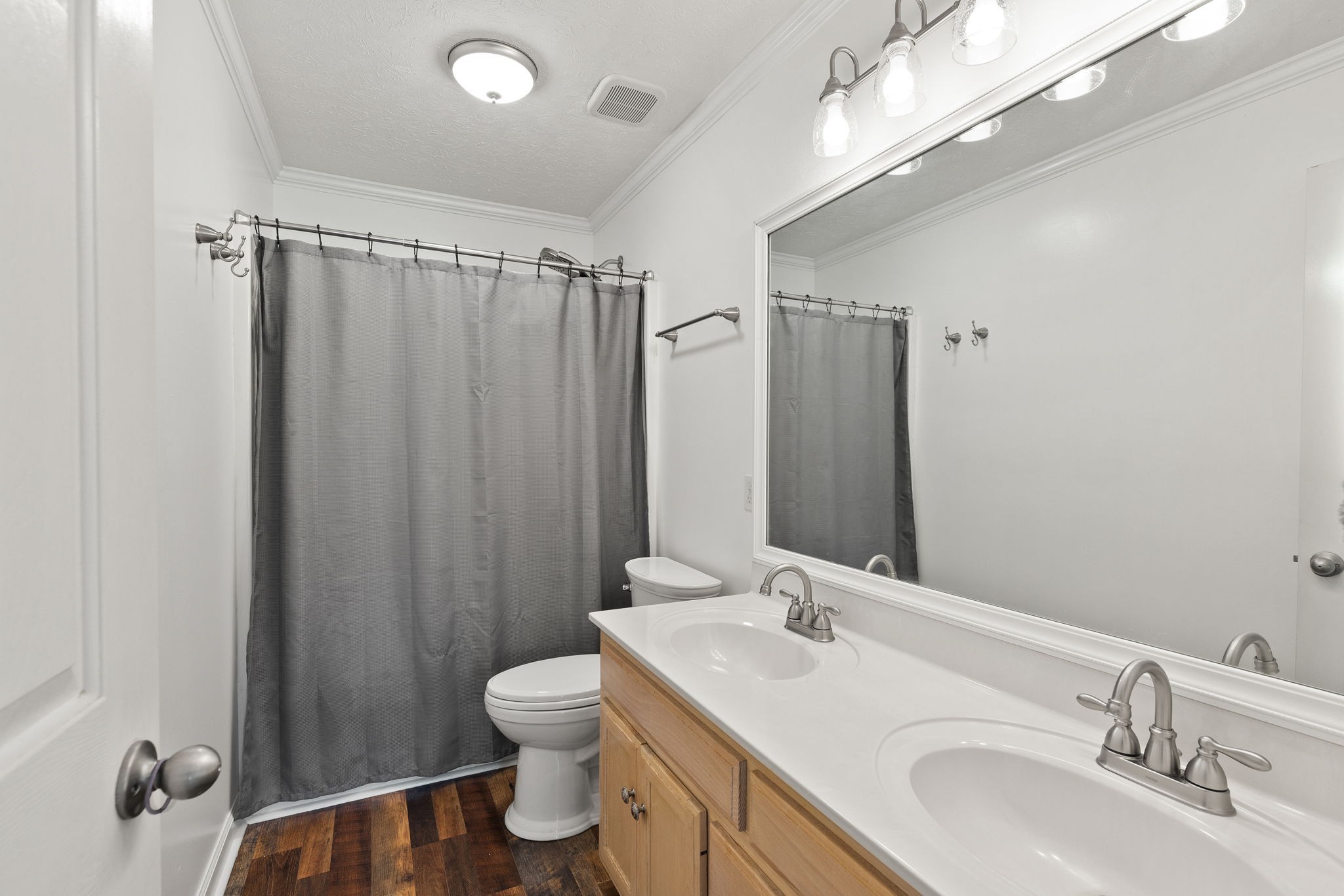 Listing photo id 12 for 8518 Las Palmas Way