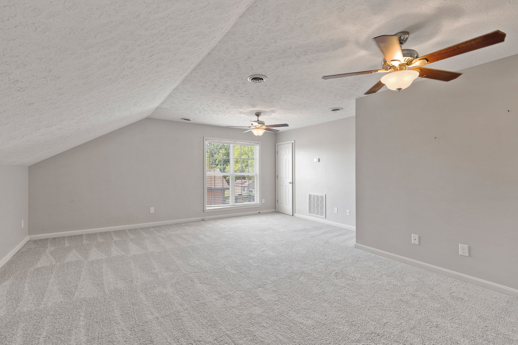Listing photo id 17 for 8518 Las Palmas Way