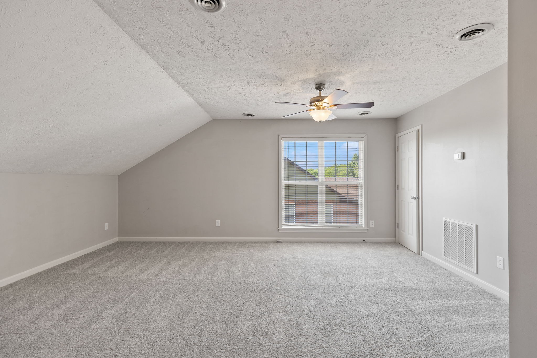 Listing photo id 20 for 8518 Las Palmas Way