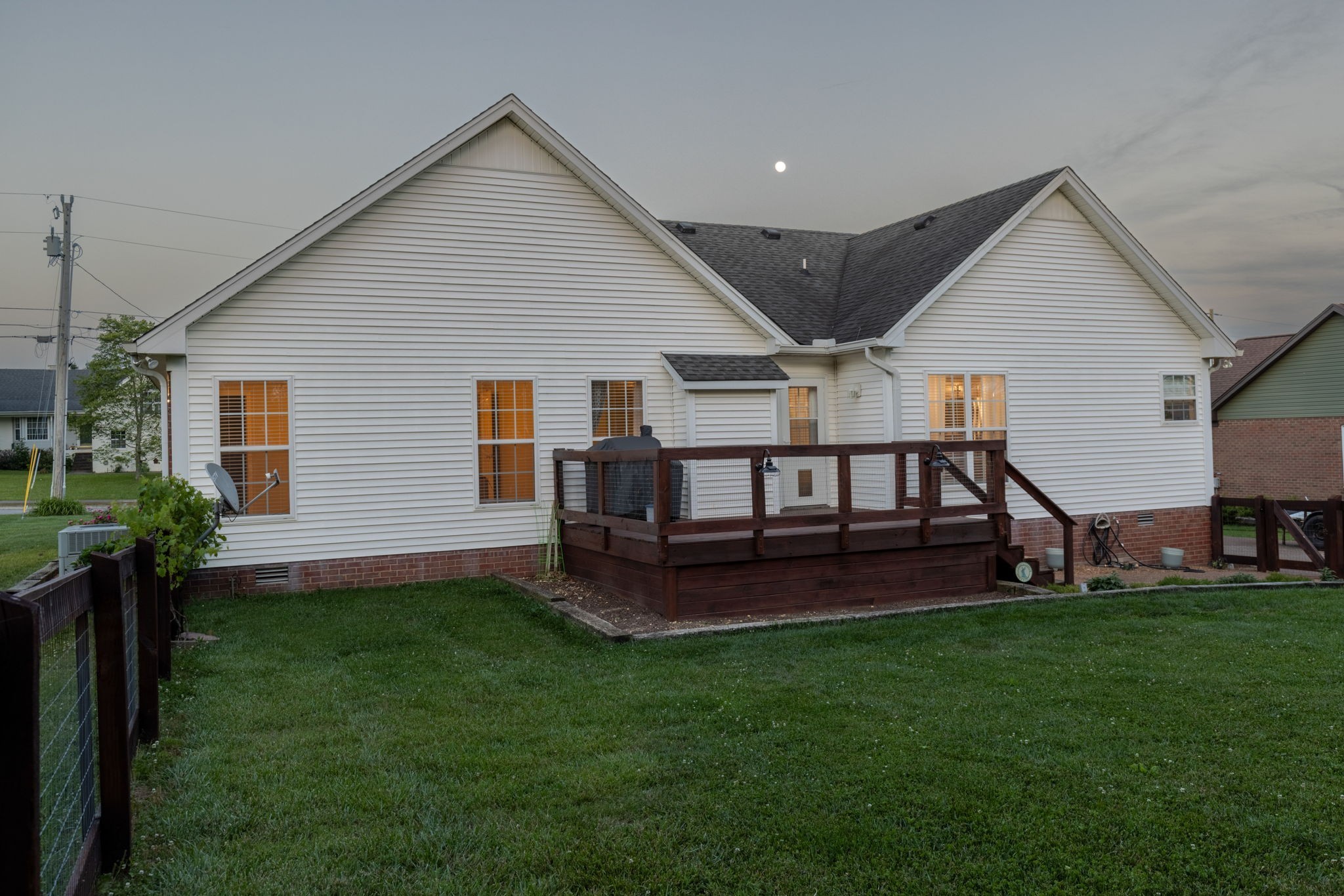 Listing photo id 27 for 8518 Las Palmas Way
