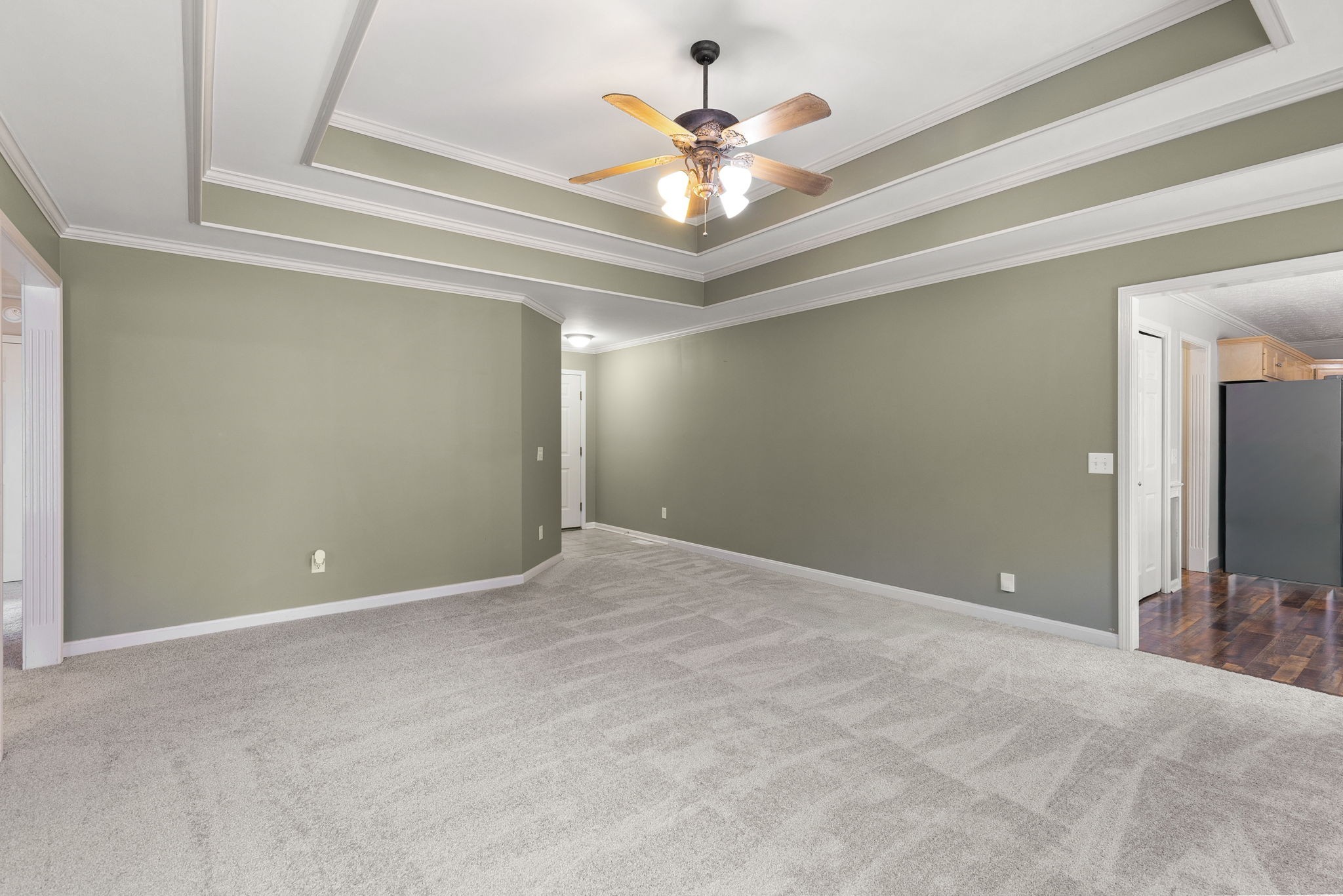 Listing photo id 4 for 8518 Las Palmas Way