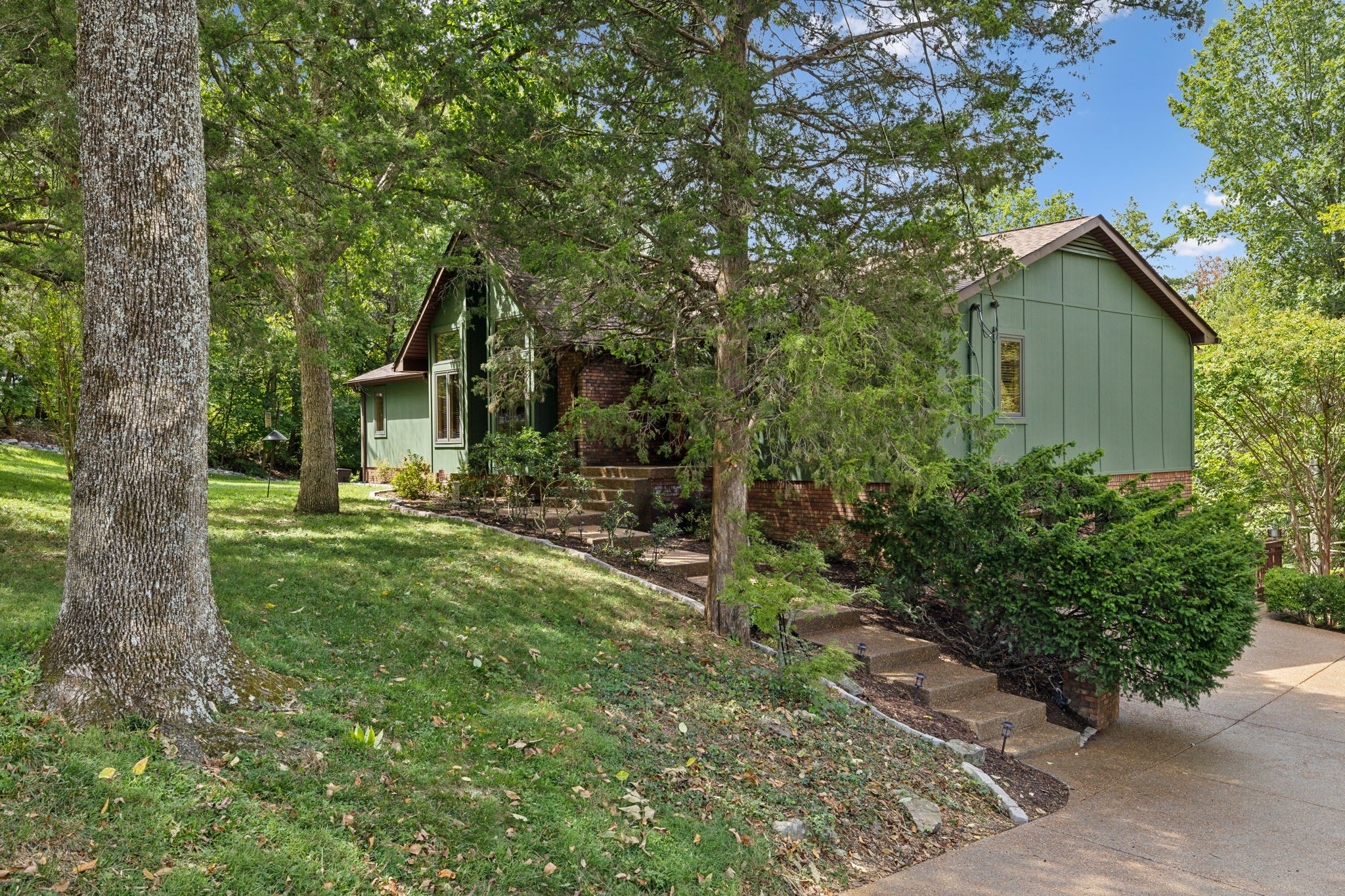Image 2 of 42 For 9170 65th Loop