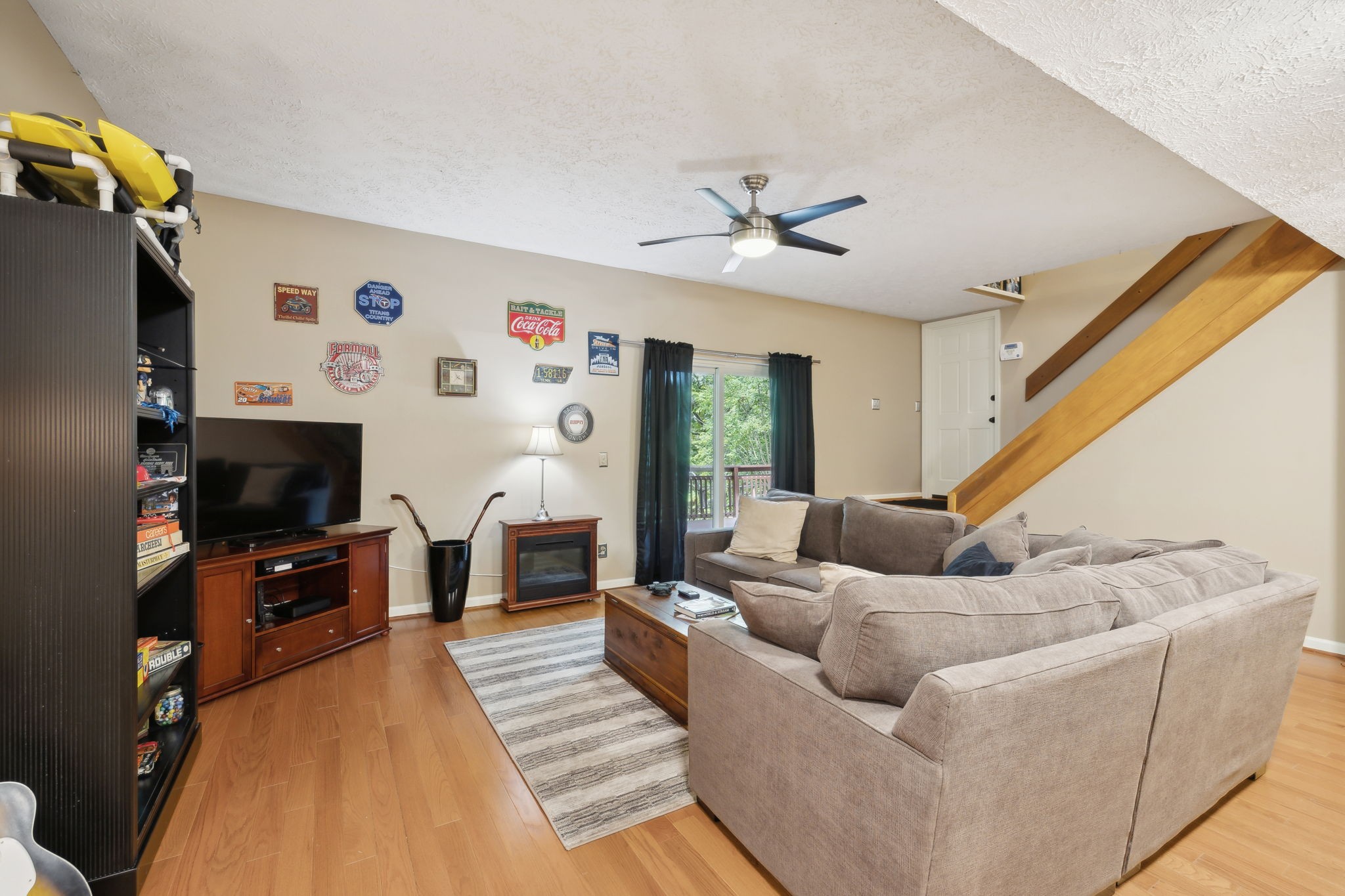 Image 20 of 42 For 9170 65th Loop