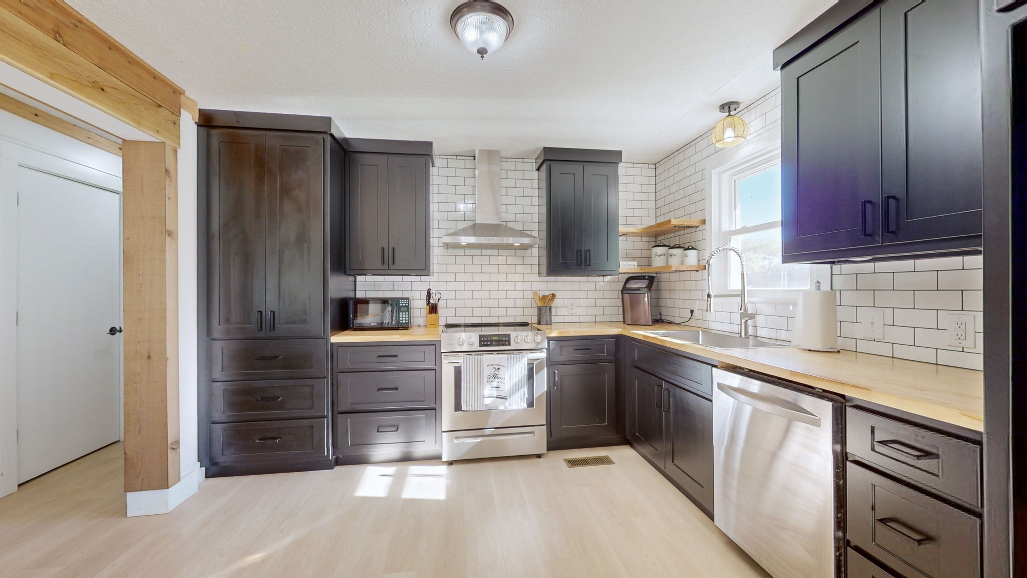 Image 11 of 22 For 8397 Gower Trail