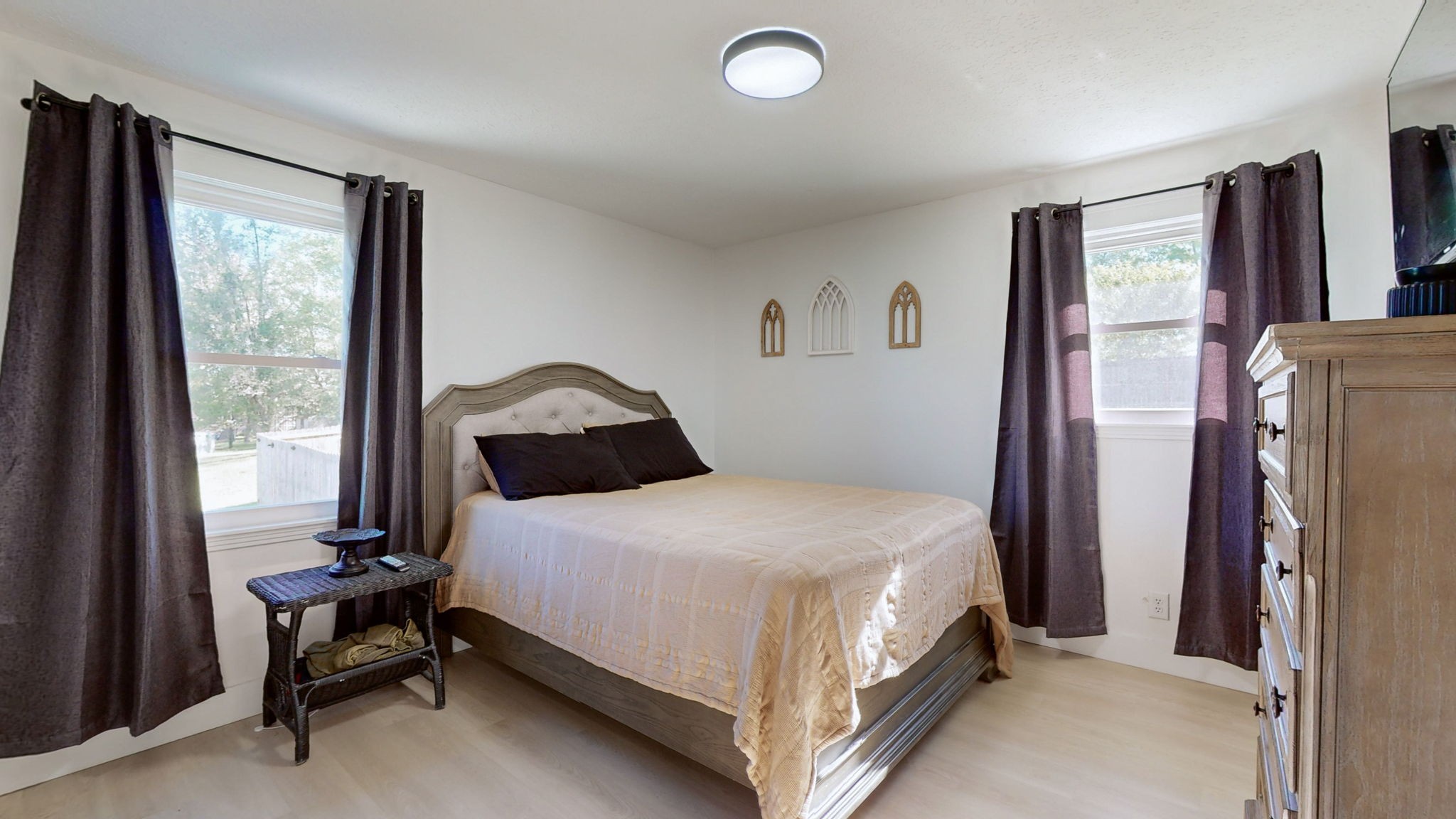 Image 4 of 22 For 8397 Gower Trail